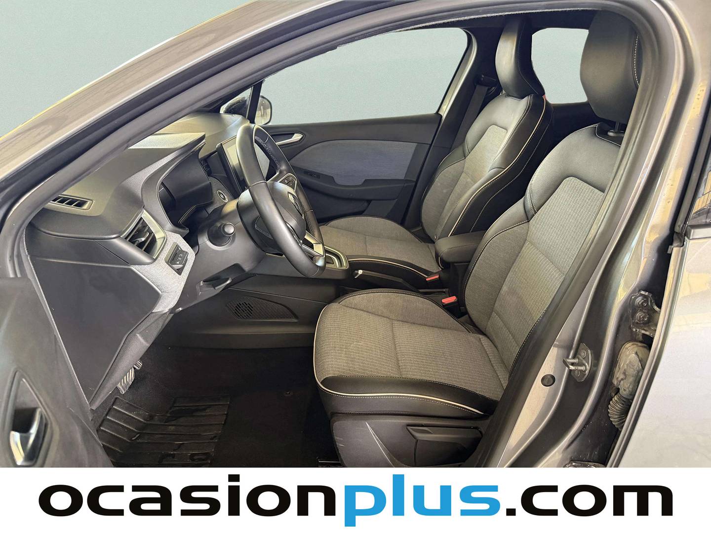 Foto asientos delanteros Renault Clio Renault Clio Techno E-Tech full Híbrido (143 CV)