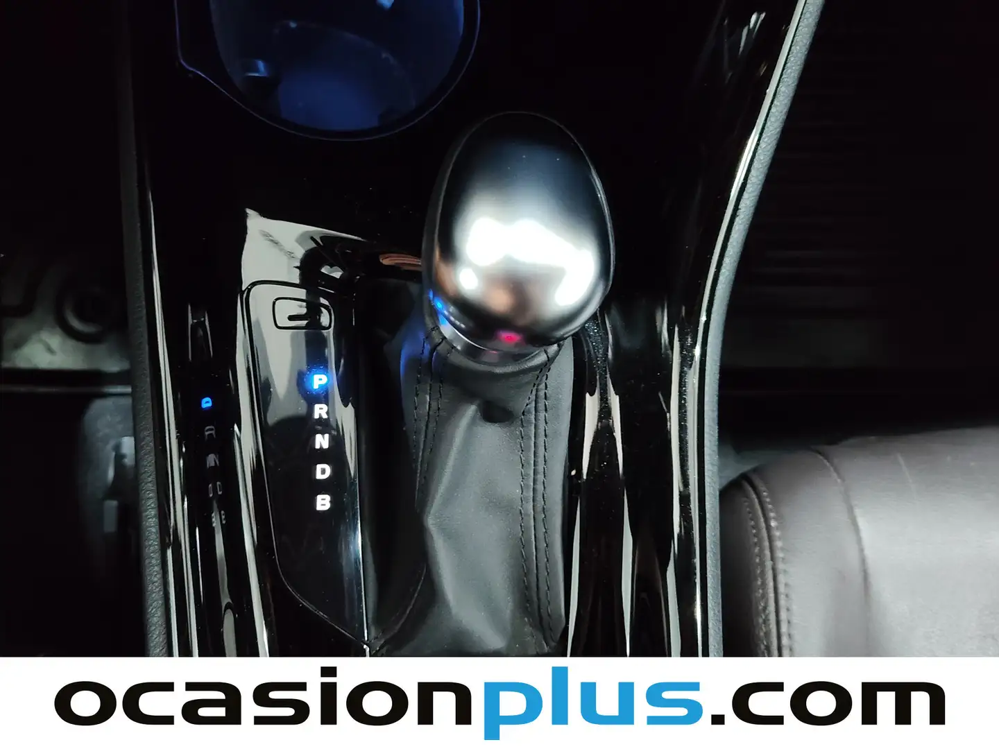 Foto Toyota C-HR Toyota C-HR 1.8 125H Dynamic Plus (122 CV)