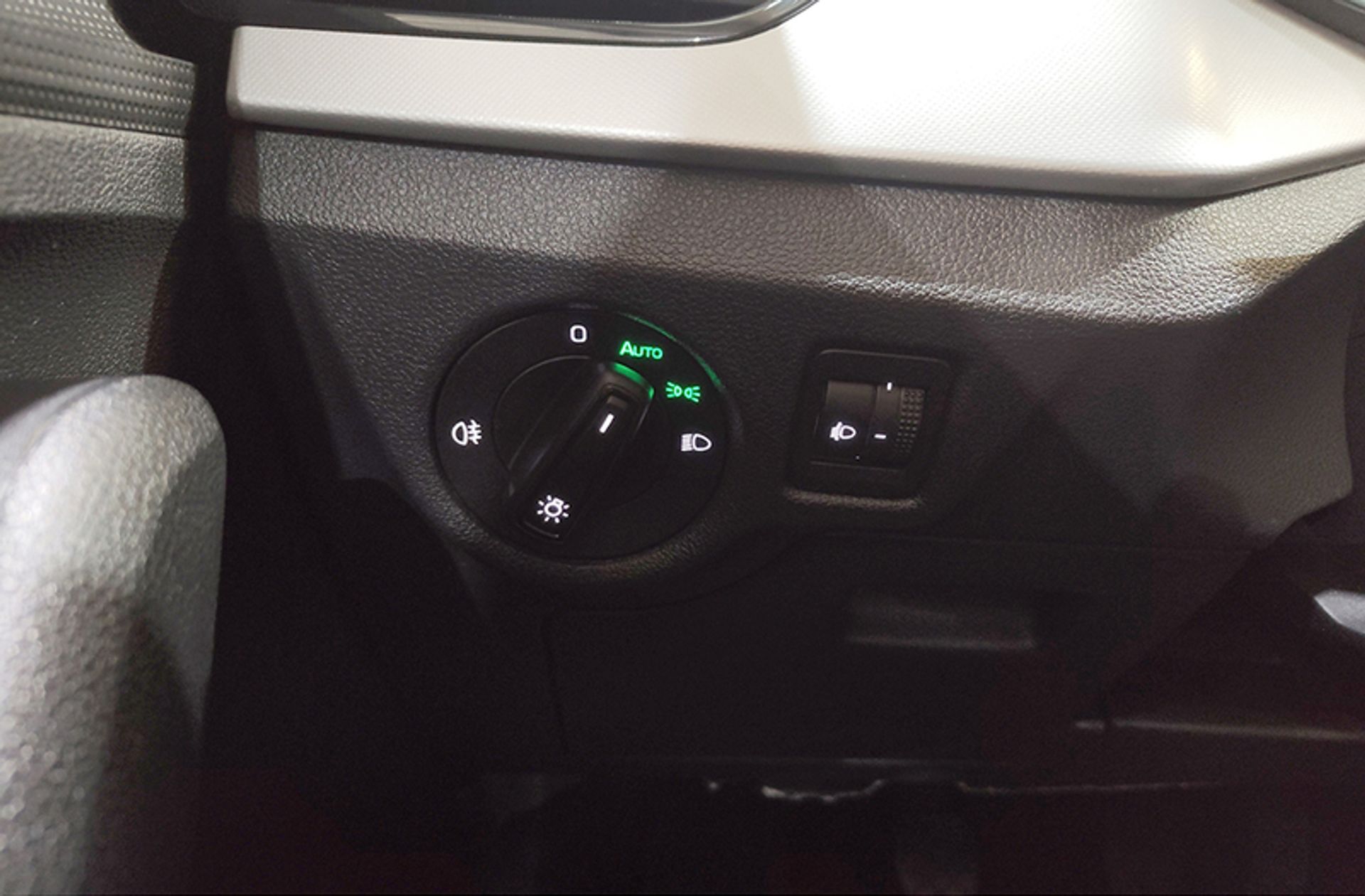 Škoda Kamiq 1.0 TSI Ambition - foto 22