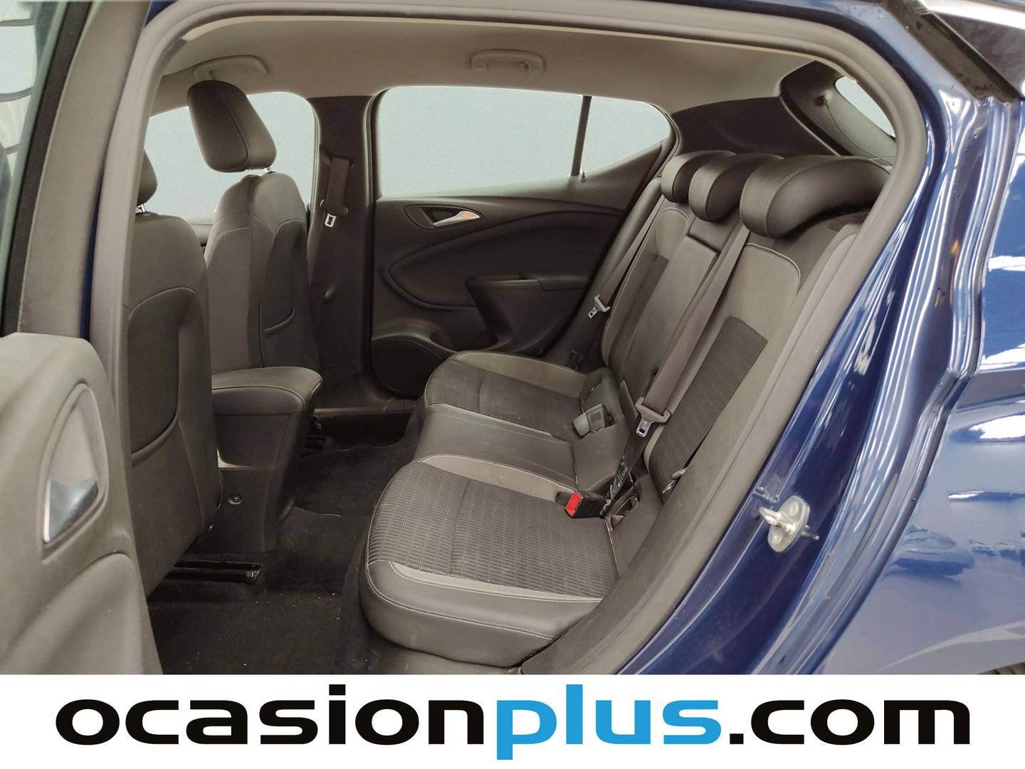 Foto asientos traseros Opel Astra Opel Astra 1.2 Turbo SHR Elegance (145 CV)