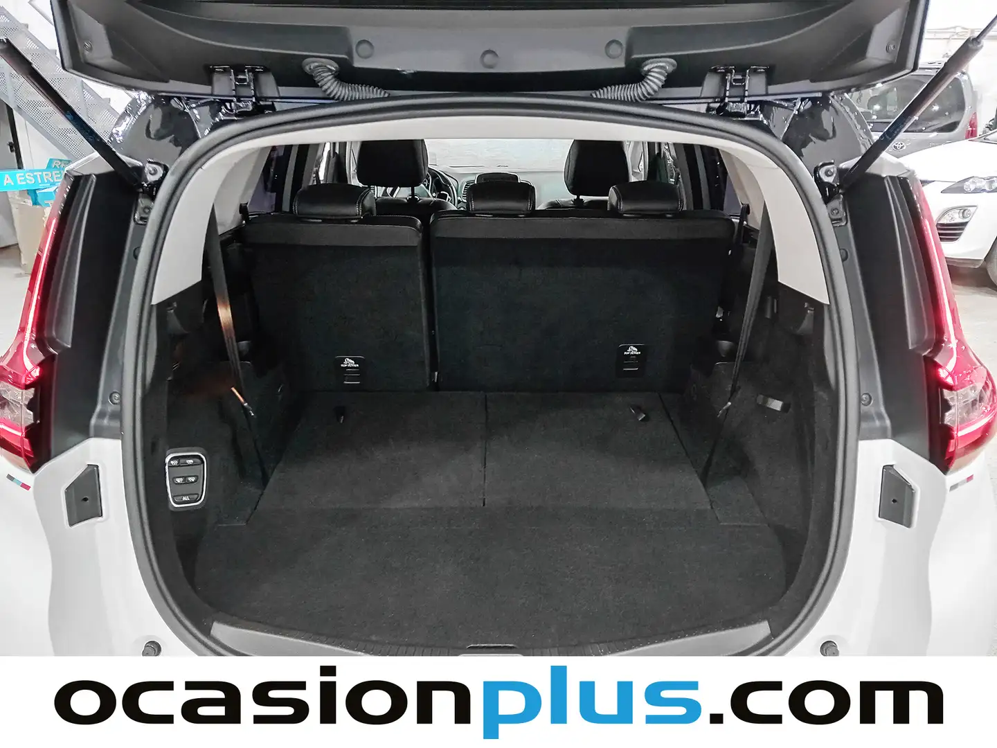 Foto Renault Grand Scénic Renault Grand Scenic Zen Energy TCe (160 CV) 7 Plazas