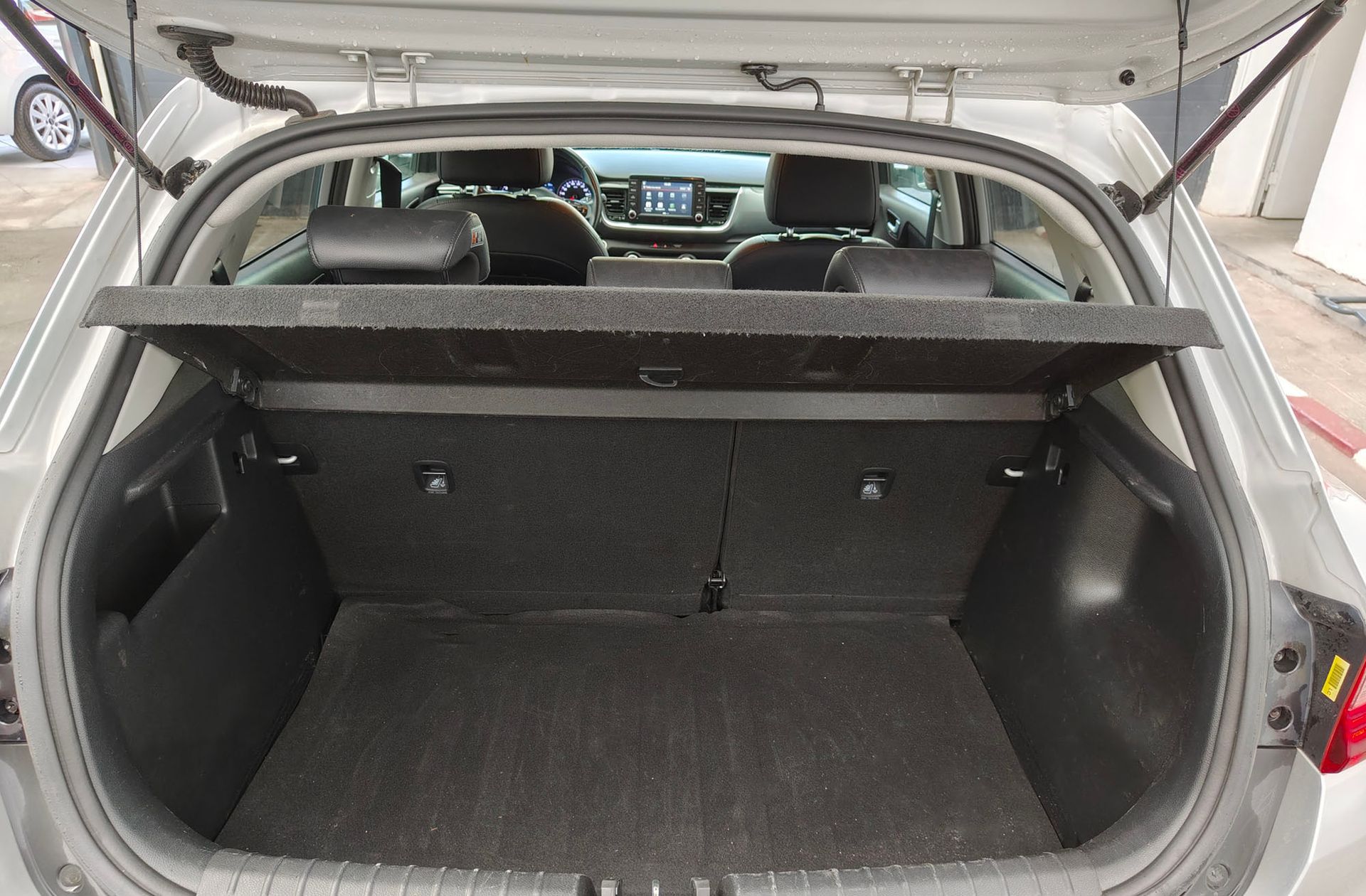 Kia Stonic 1.0 T-GDi Tech DCT - foto 16