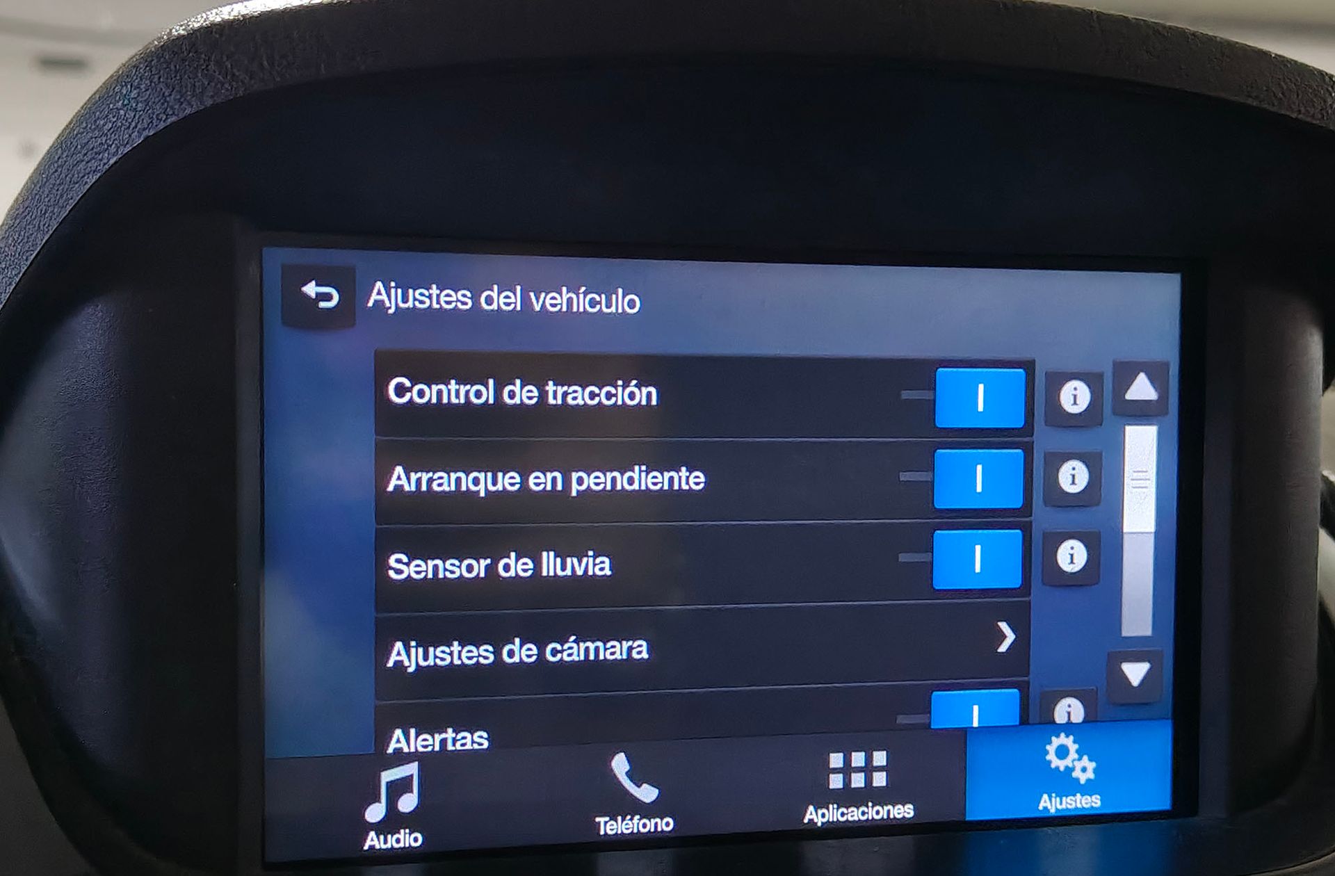 Ford Tourneo Courier 1.0 EcoBoost Sport - foto 12