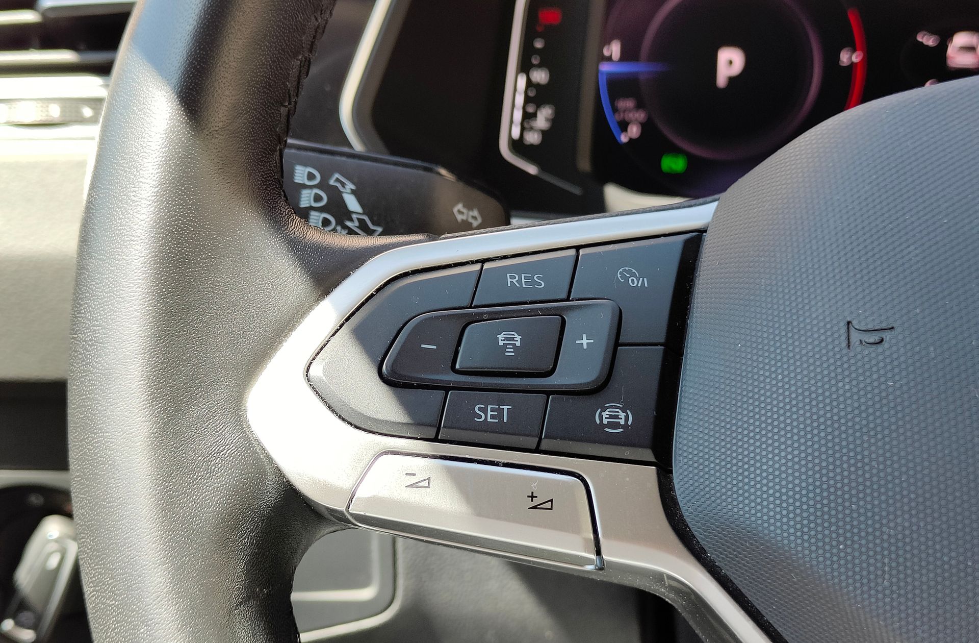 Volkswagen Tiguan Urban Sport 2.0 TDI DSG - foto 27