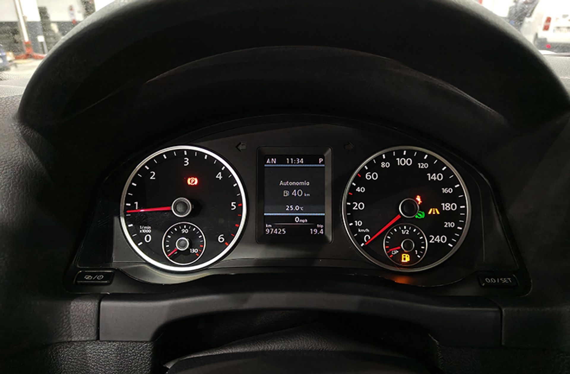 Volkswagen Tiguan Business 2.0 TDI BMT 4Motion - foto 23