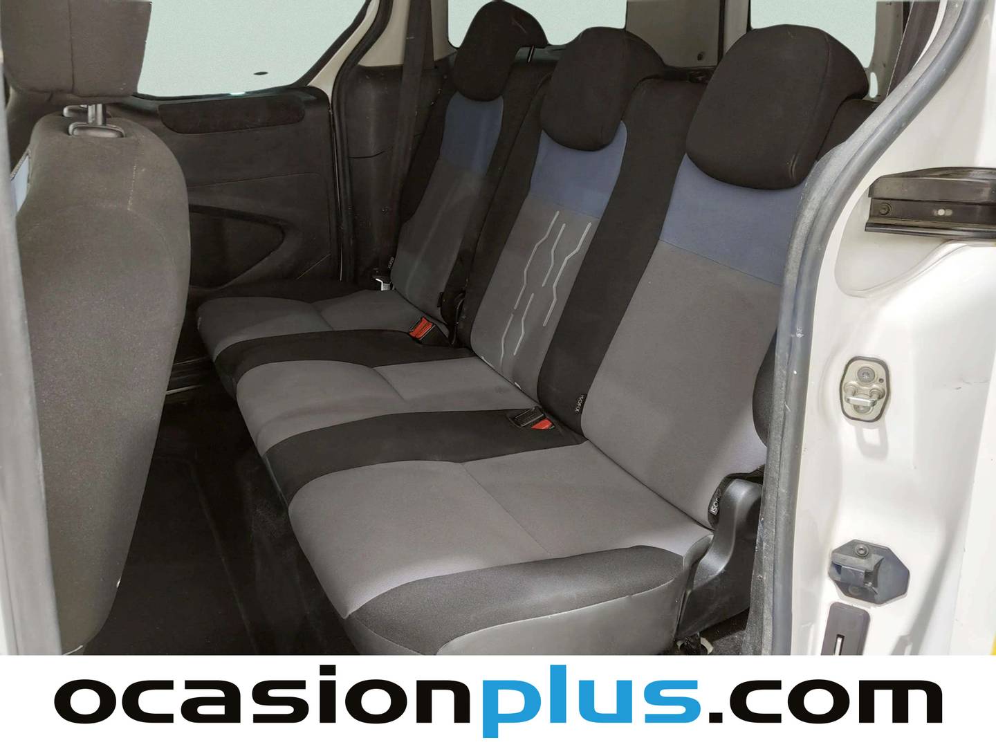 Foto asientos traseros Peugeot Partner Peugeot Partner Tepee 1.6 BlueHDi Active (100 CV)