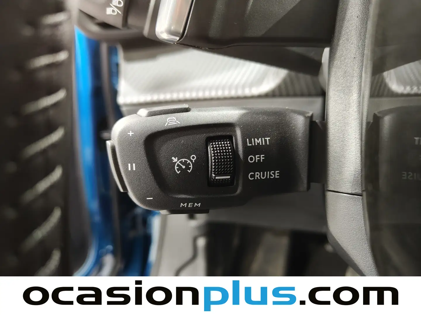 Foto Peugeot 2008 Peugeot 2008 Allure Hybrid eDCS6 (136 CV)