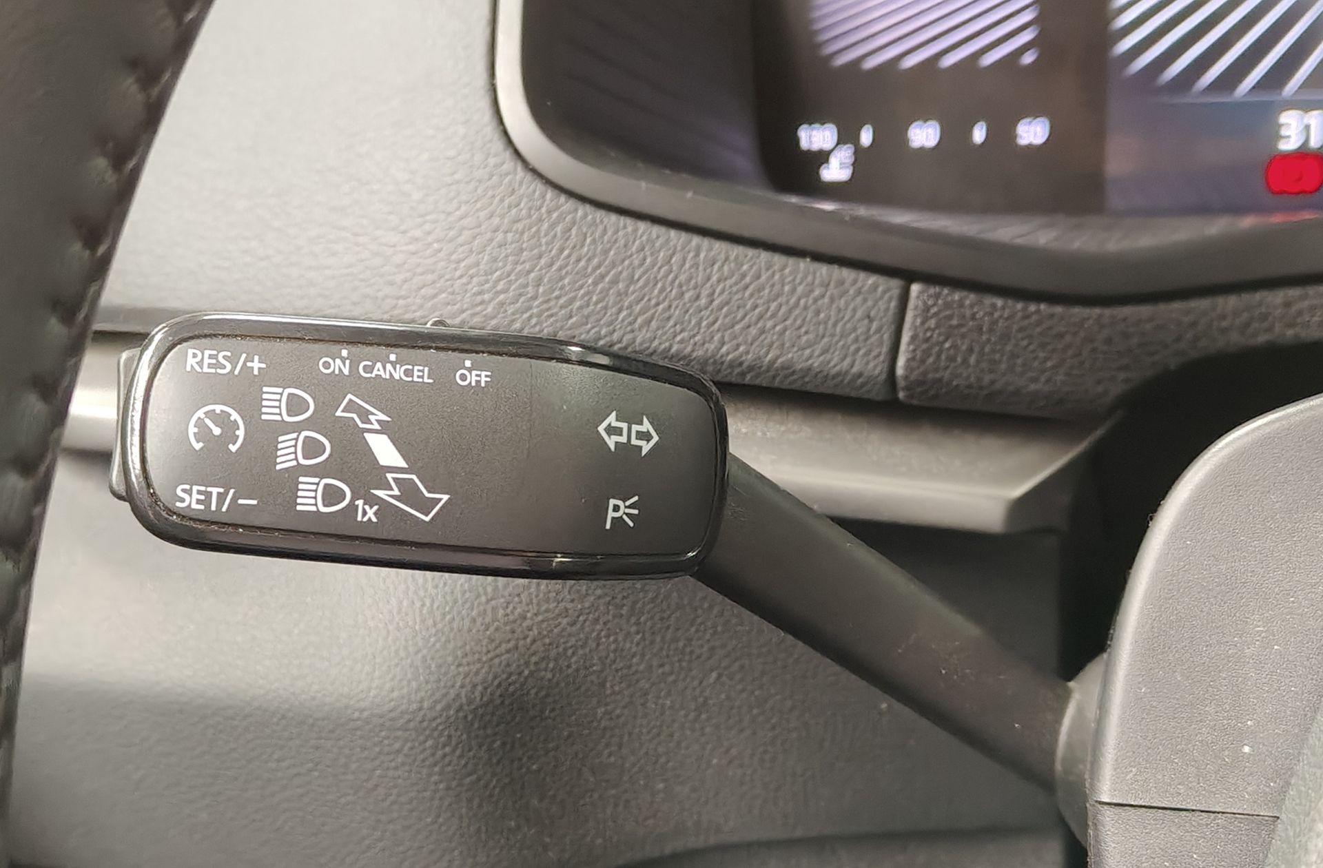 Škoda Karoq 2.0 TDI Selection - foto 22
