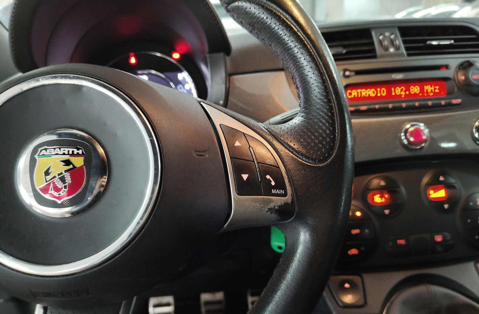 Abarth 500 1.4 16v T-Jet - foto 24