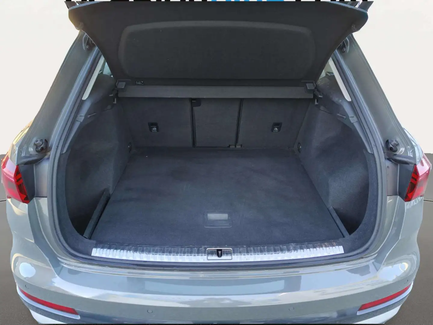 Foto Audi Q3 Audi Q3 Advanced 35 TDI (150 CV) S tronic