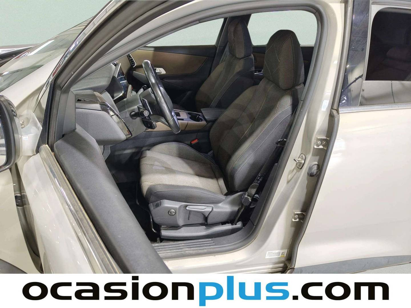 Foto DS DS 7 Crossback DS DS7 Crossback PureTech 180 Bastille+ AT (180 CV)