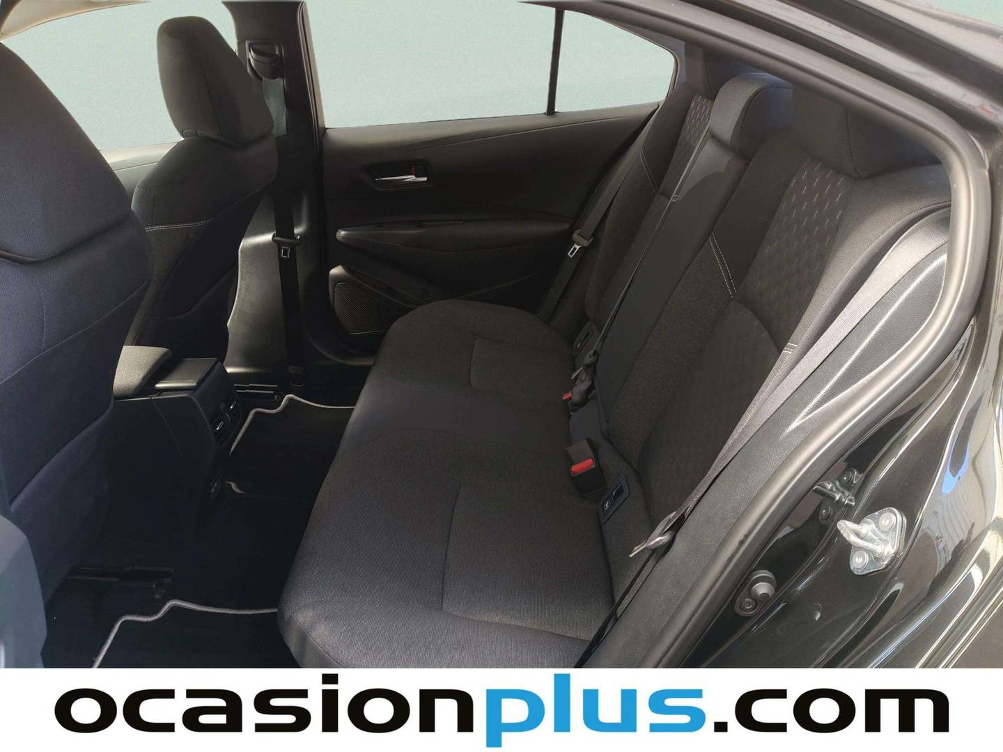 Foto asientos traseros Toyota Corolla Toyota Corolla 140H Style (140 CV)