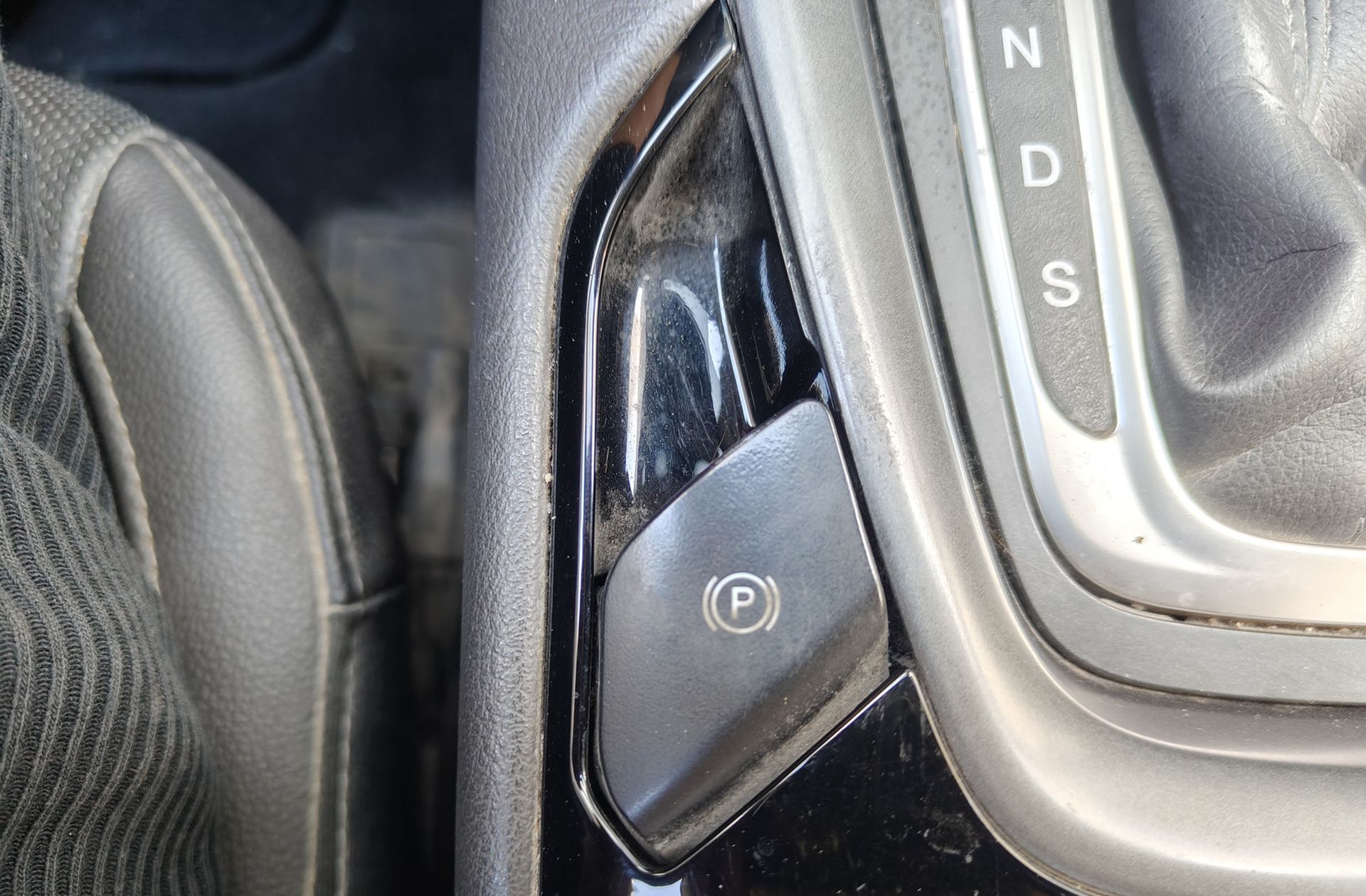 Ford Mondeo 1.5 EcoBoost Titanium Powershift - foto 34