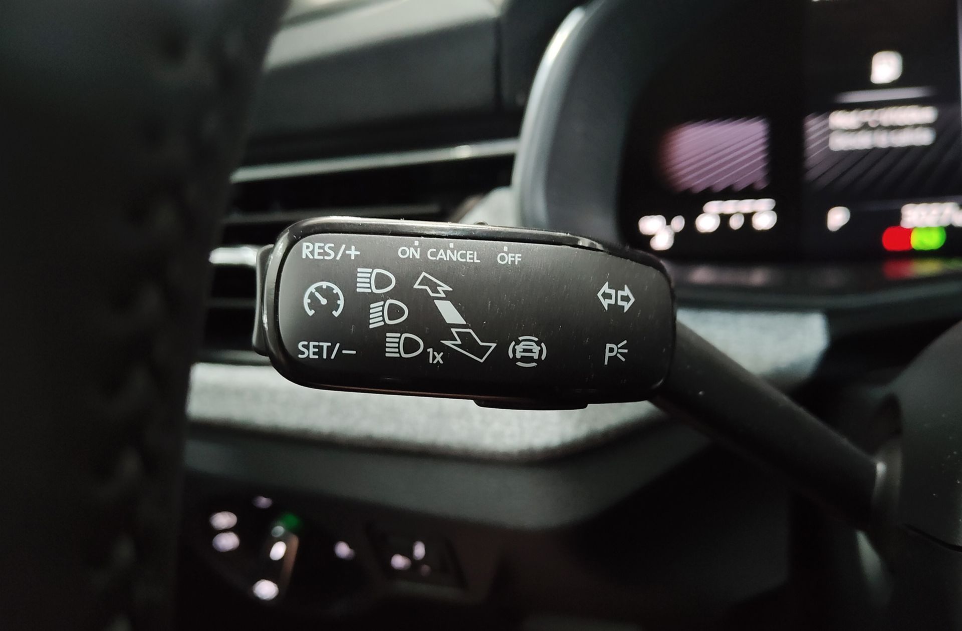 Škoda Kamiq 1.0 TSI Selection DSG - foto 24
