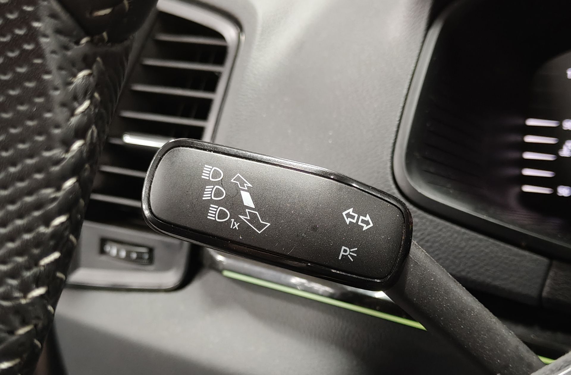Škoda Karoq 1.5 TSI ACT Sportline DSG - foto 34
