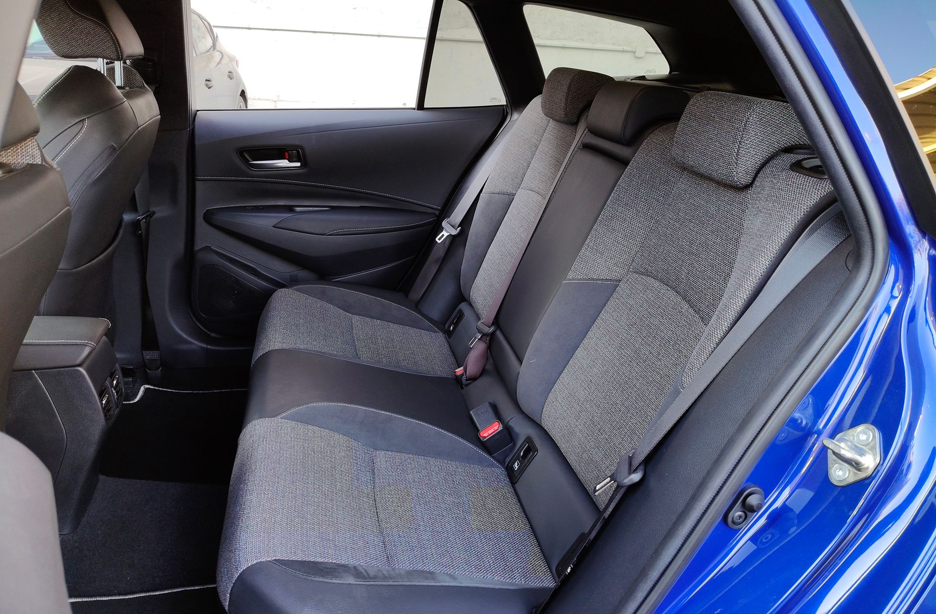 Toyota Corolla Touring Sports 200H Style - foto 12