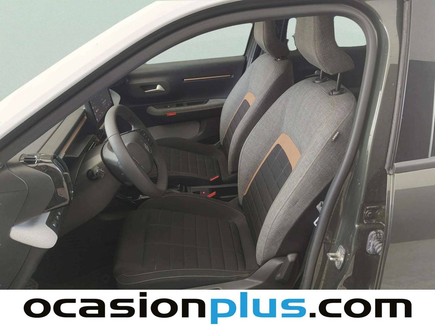 Foto asientos delanteros Citroën C3 Aircross Citroën C3 Aircross Hybrid 145 Plus e-DCS6 (145 CV)