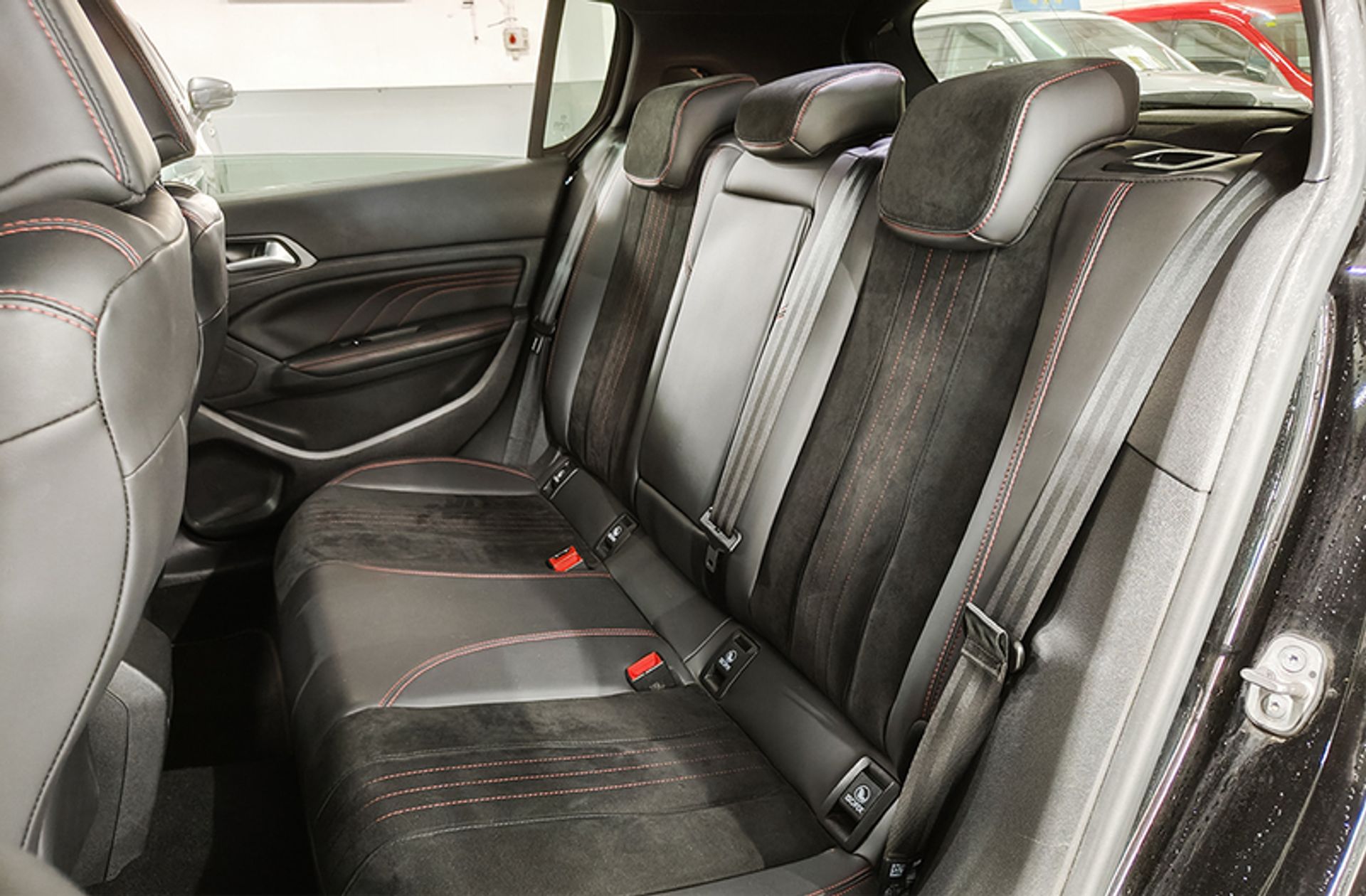 Peugeot 308 1.2 PureTech GT Line - foto 14