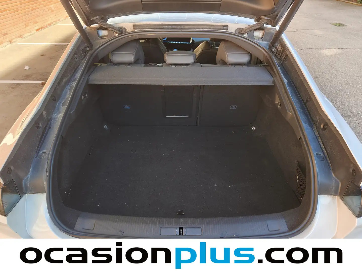 Foto Peugeot 508 Hybrid Peugeot 508 Hybrid 225 GT e-EAT8 (225 CV)