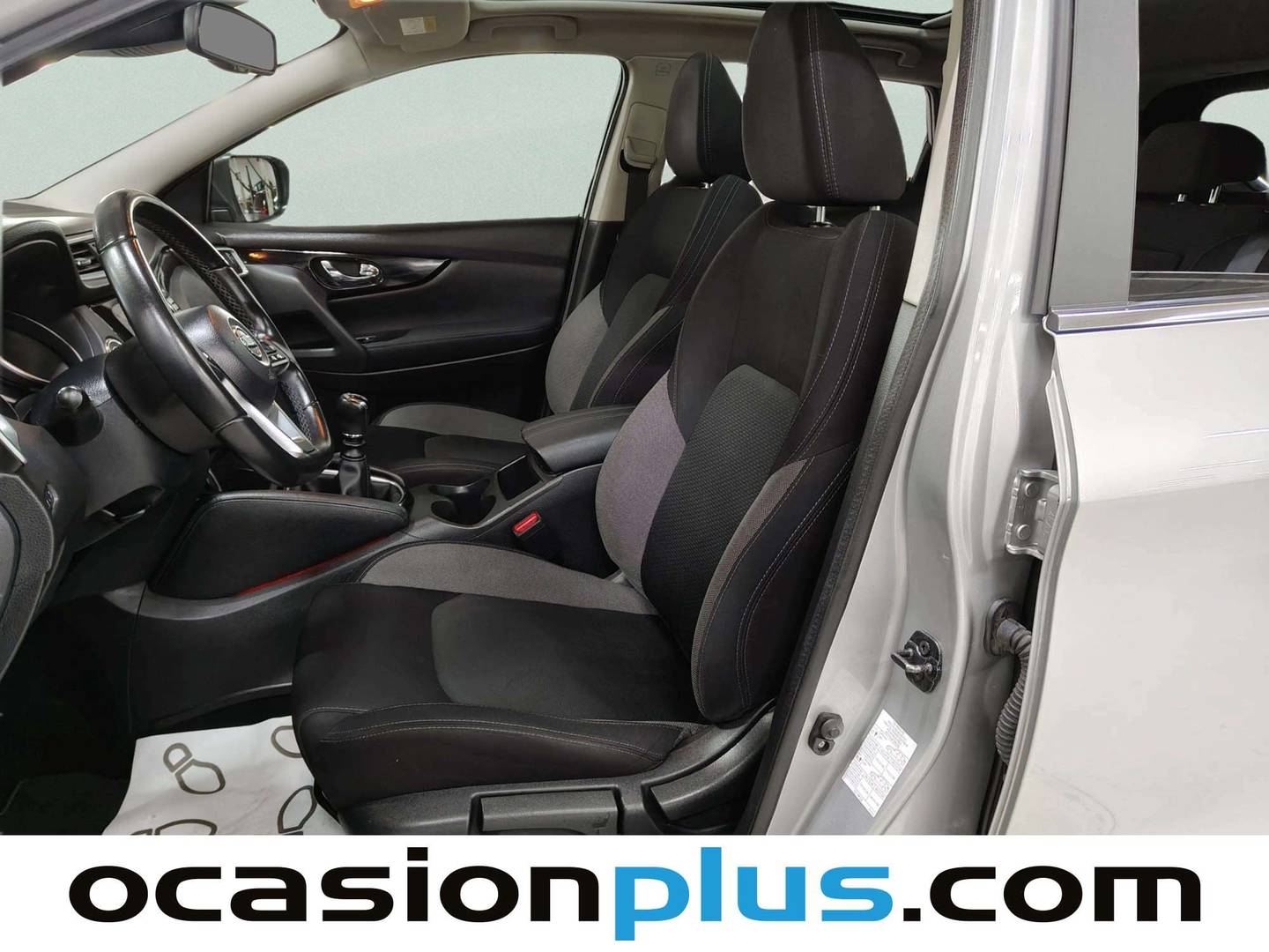 Foto asientos delanteros Nissan QASHQAI Nissan Qashqai DIG-T 140 N-Connecta (140 CV)
