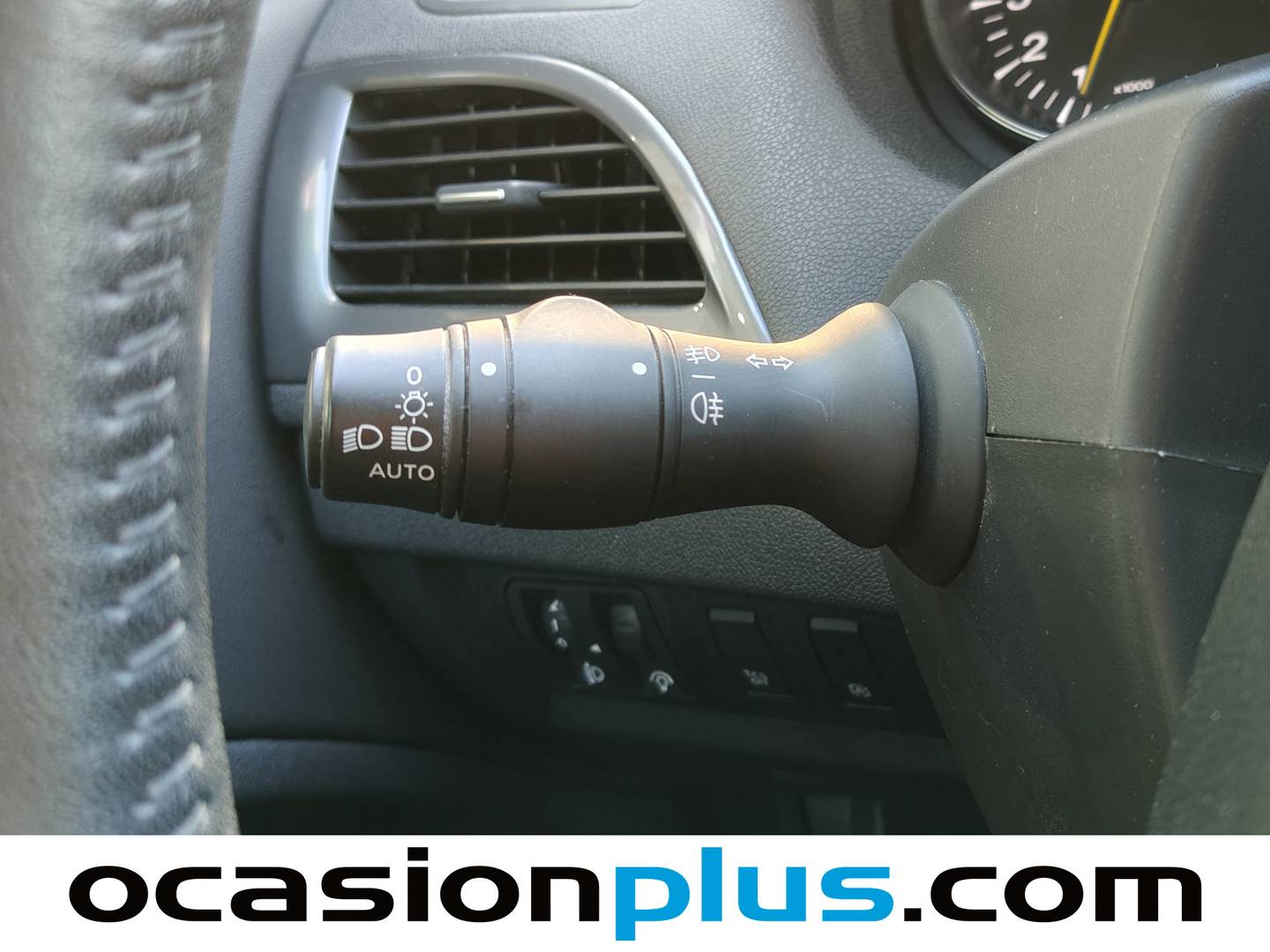 Equipamiento del Renault Mégane Renault Megane Coupe Limited Energy TCe (115 CV)