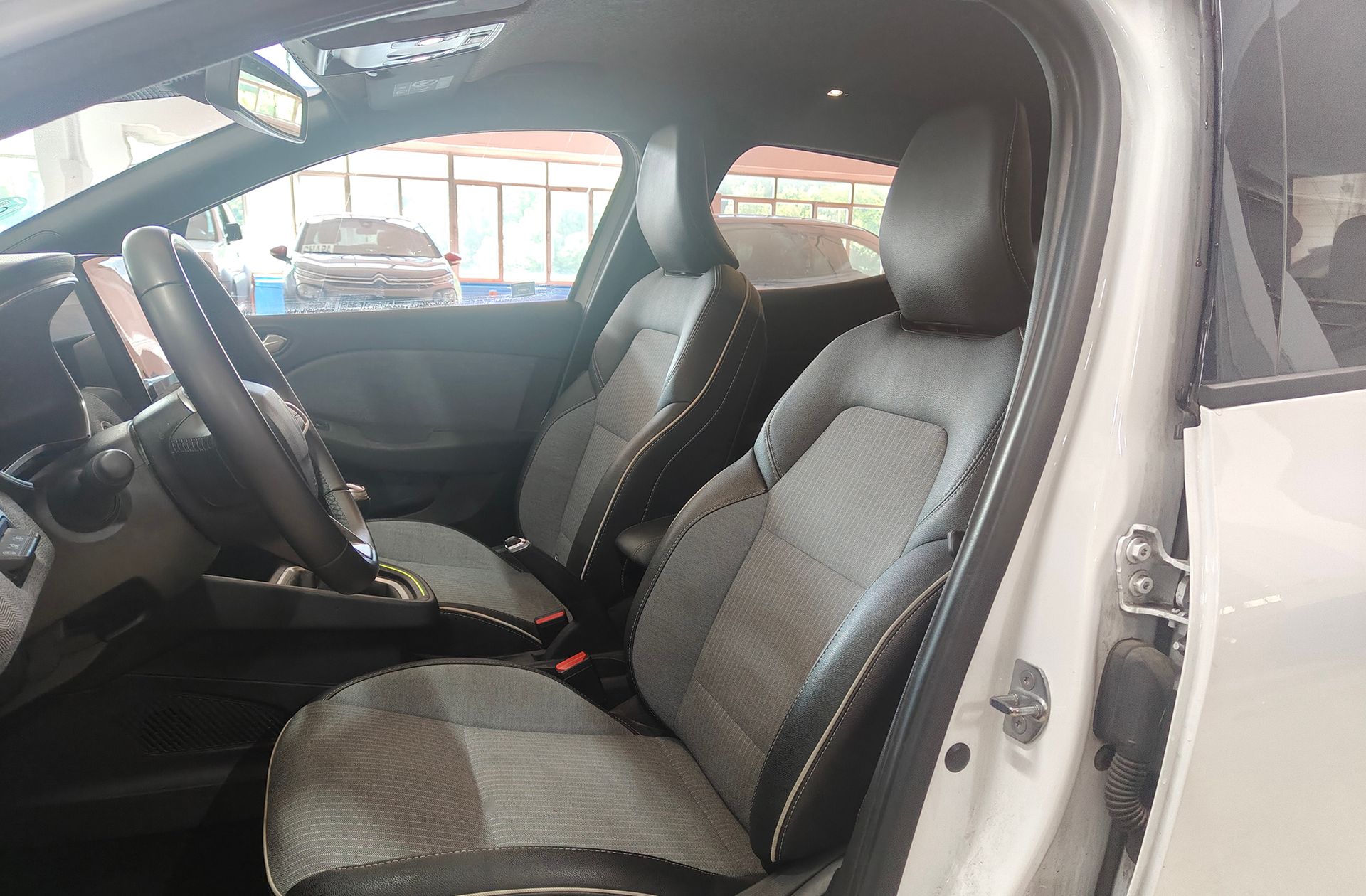Renault Clio Techno TCe - foto 8