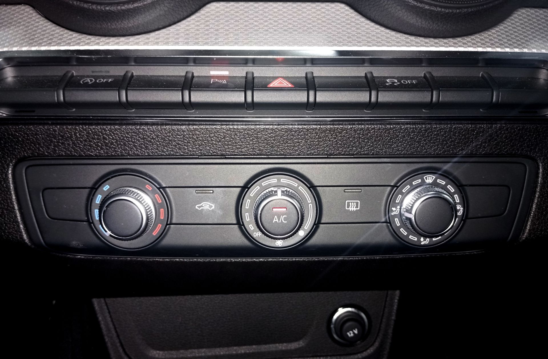 Audi Q2 Advanced 30 TFSI - foto 29