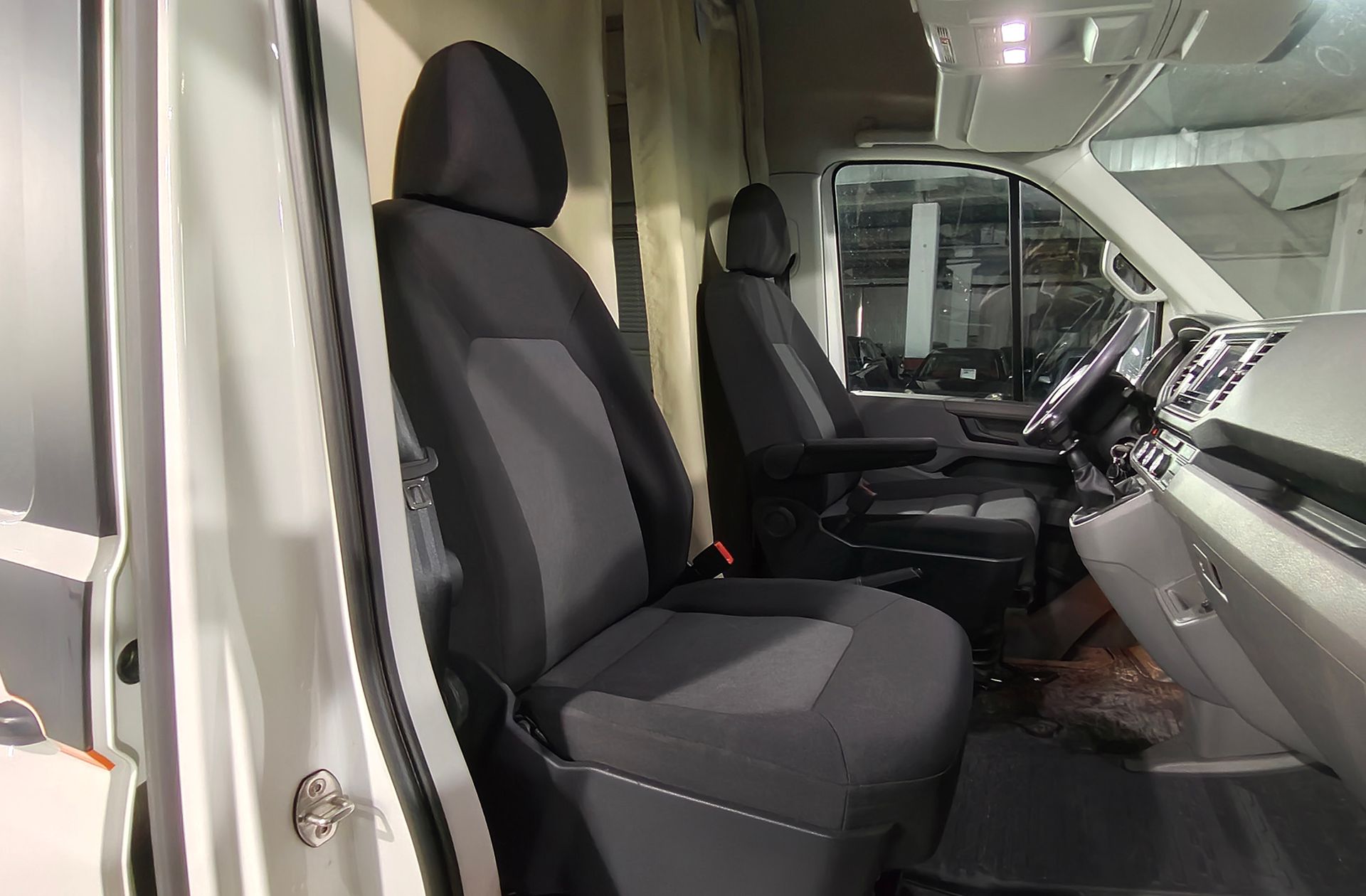 Volkswagen Crafter 35 Furgón Batalla Larga con Voladizo L5H3 2.0 TDI - foto 29