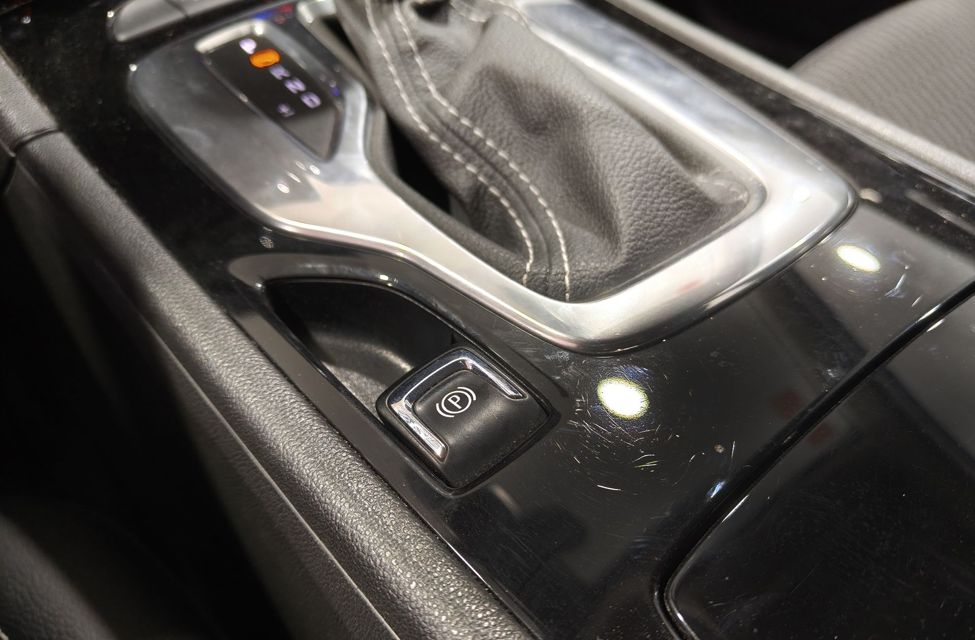 Opel Insignia 2.0T SHT Business Elegance AT9 - foto 31