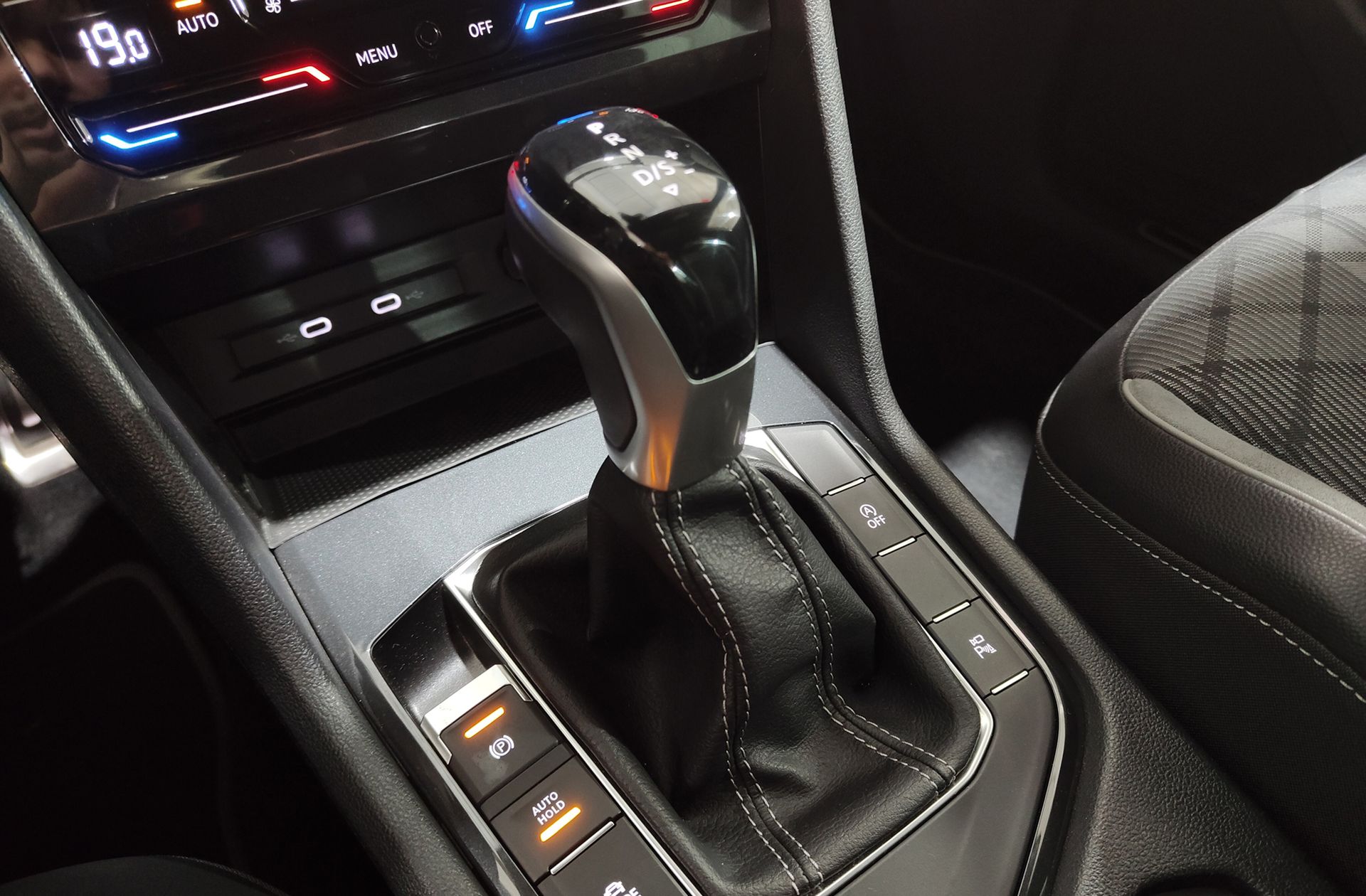 Volkswagen Tiguan R-Line 1.5 TSI DSG - foto 7