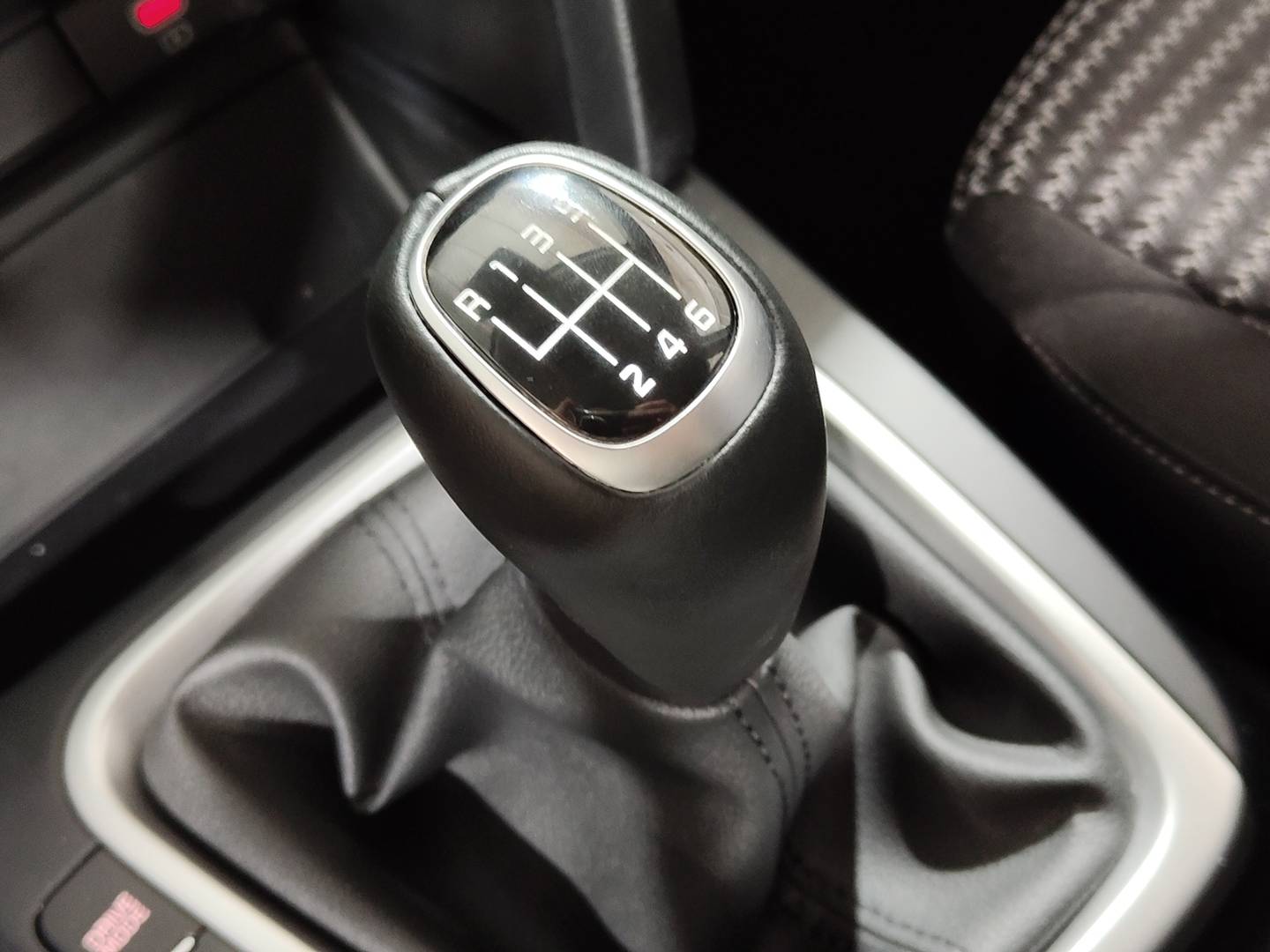 Foto KIA XCeed Kia XCeed 1.5 MHEV iMT Drive (140 CV)