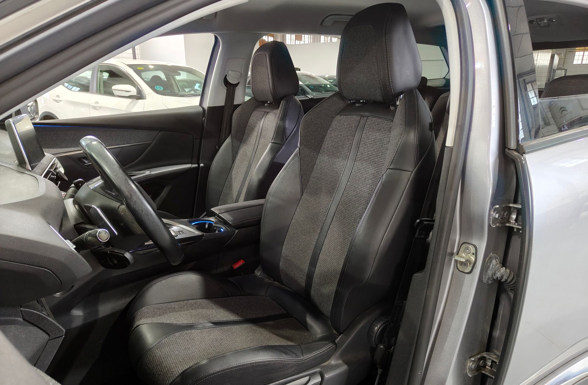 Peugeot 5008 PureTech 130 Allure EAT8 7 plazas - foto 12