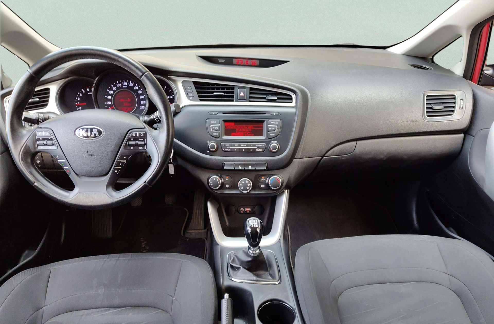 Kia Ceed 1.4 CRDi WGT Concept Plus - foto 6