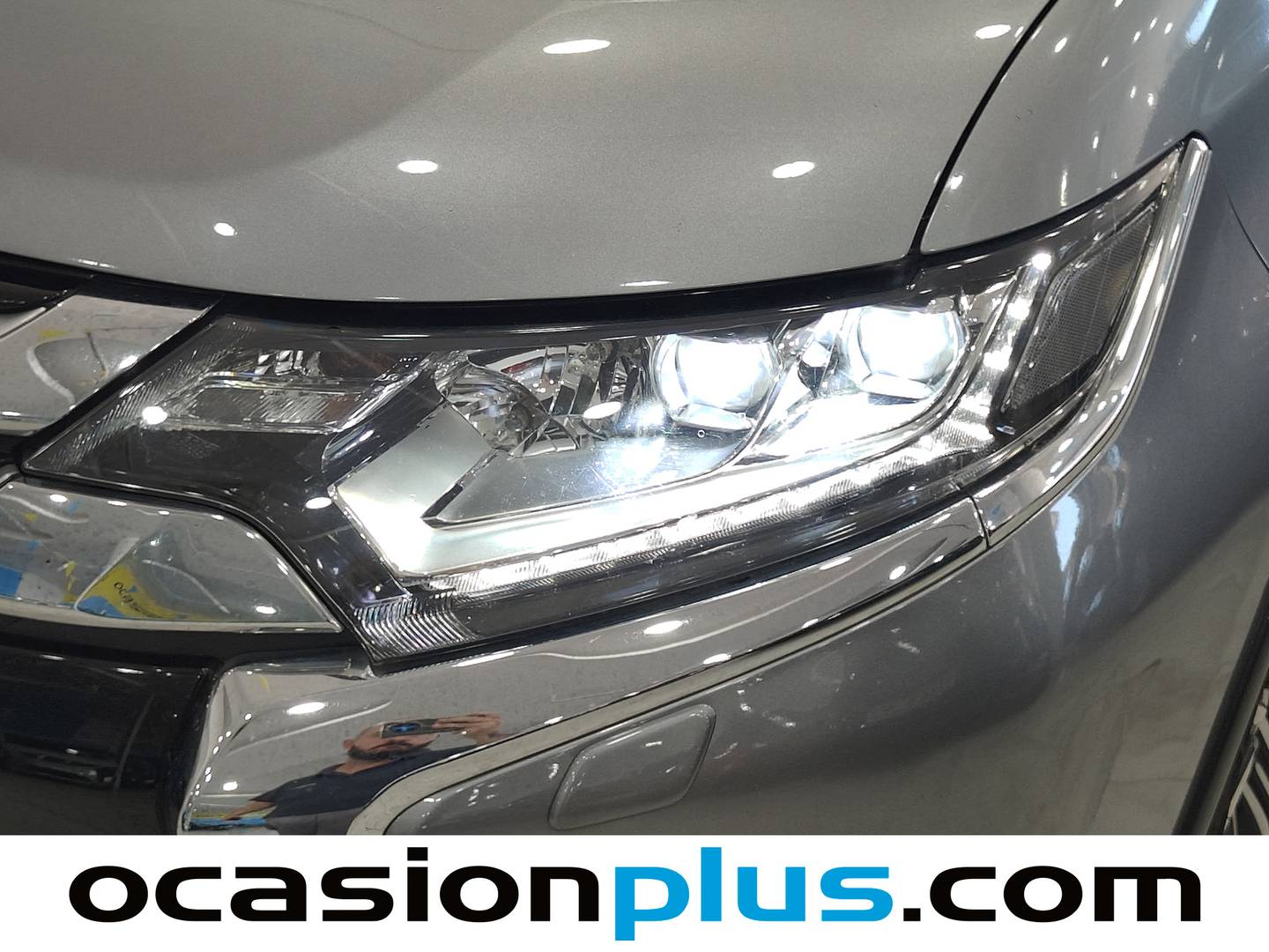 Extras y acabados del Mitsubishi Outlander Mitsubishi Outlander 220 DI-D Motion 4WD (150 CV) 7 Plazas