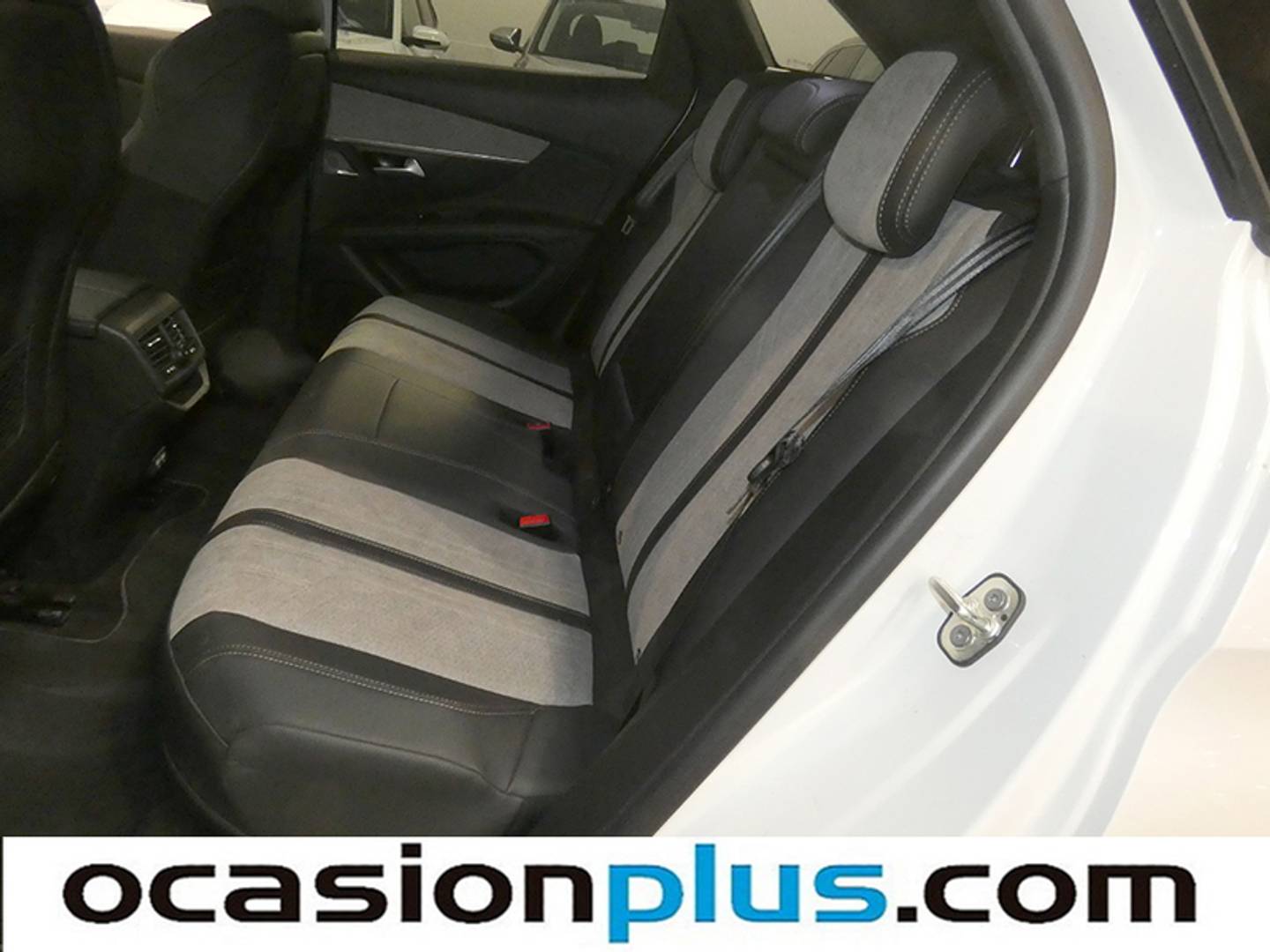 Foto Peugeot 3008 Hybrid Peugeot 3008 Hybrid 300 GT Pack e-EAT8 (300 CV)