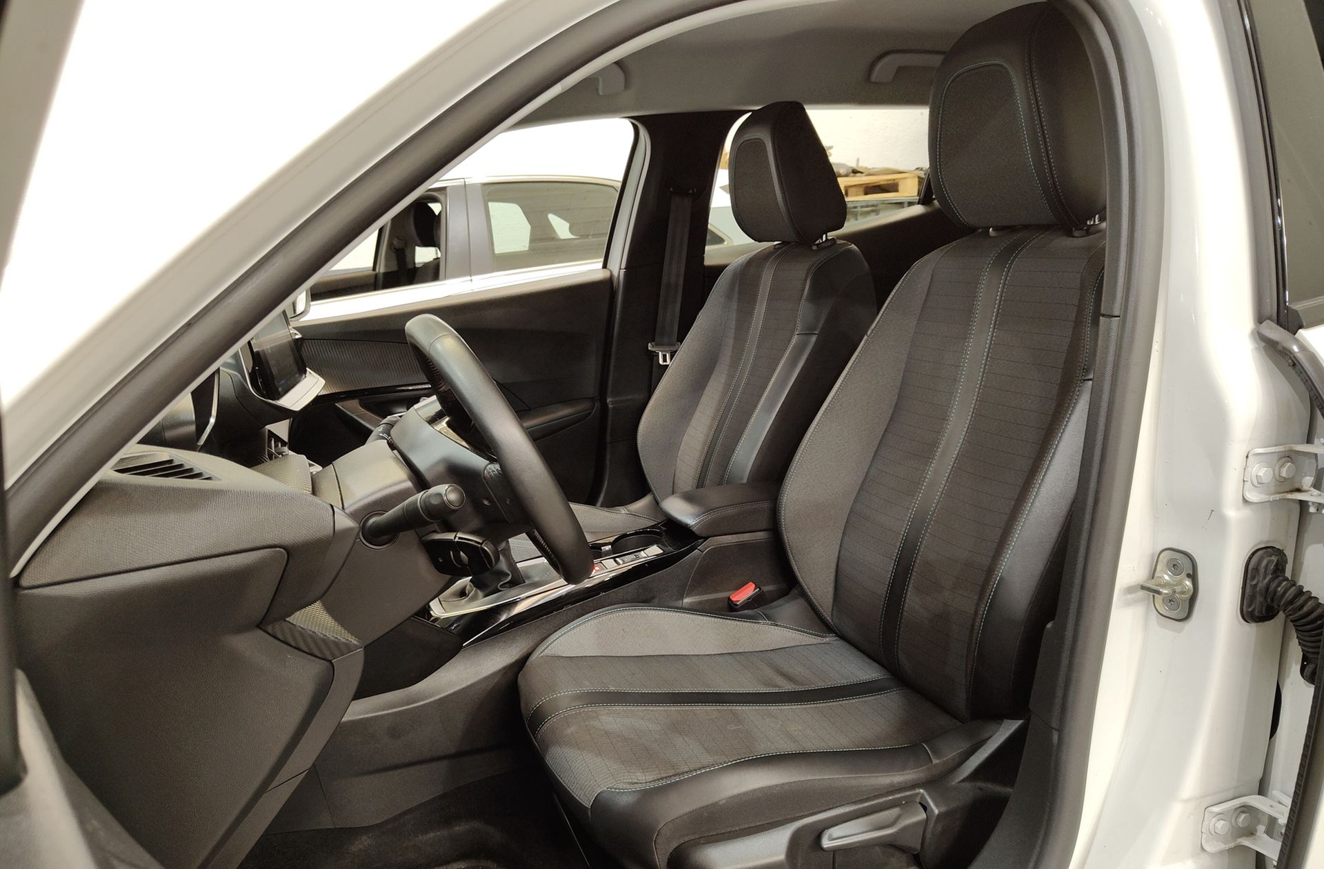 Peugeot 2008 PureTech 100 Allure - foto 9