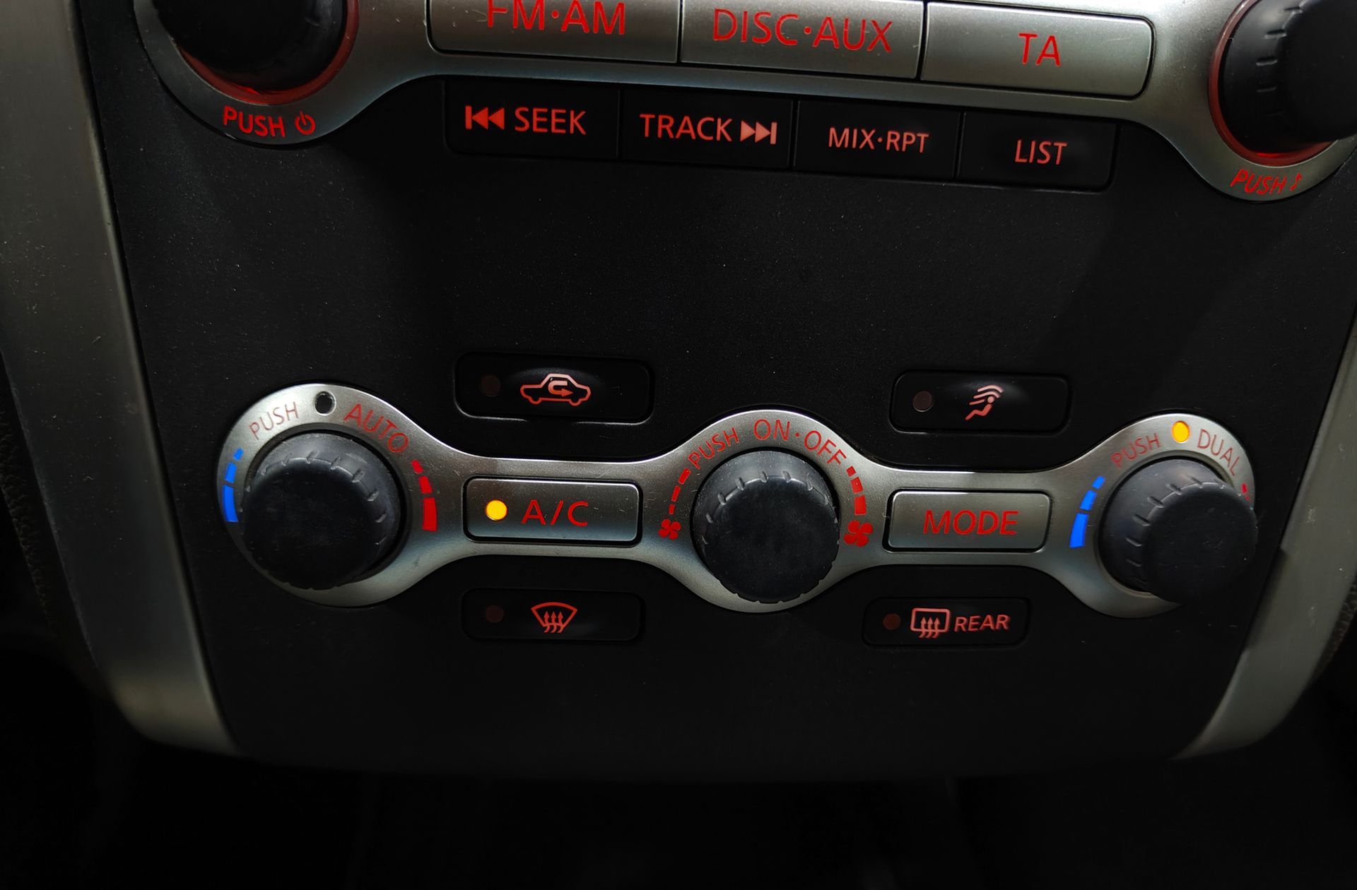 Nissan Murano 2.5 dCi Tekna Premium DVD - foto 31
