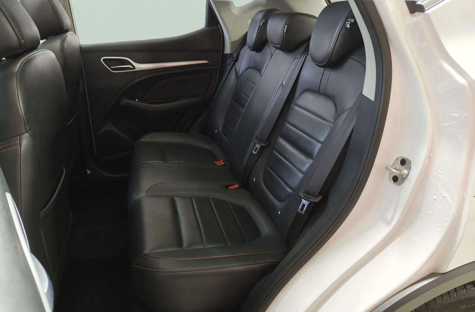 MG ZS 1.0T Luxury - foto 16