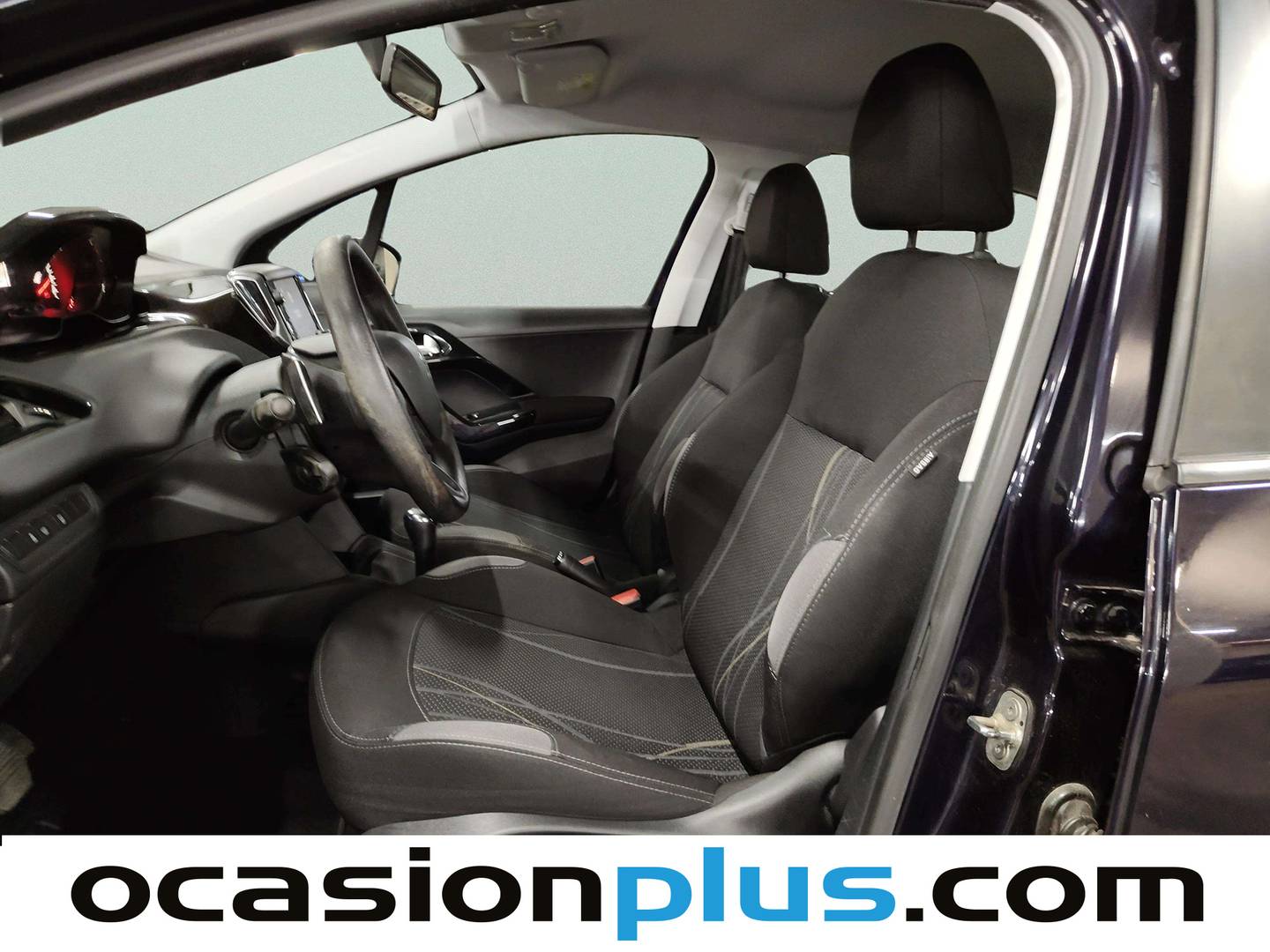 Foto asientos delanteros Peugeot 208 Peugeot 208 1.2 PureTech S&S Active ETG5 (82 CV)