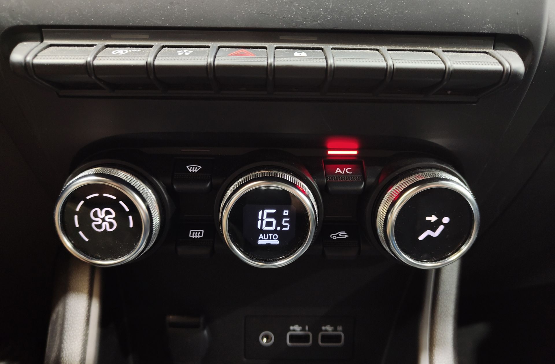 Renault Captur Techno TCe GPF - foto 32