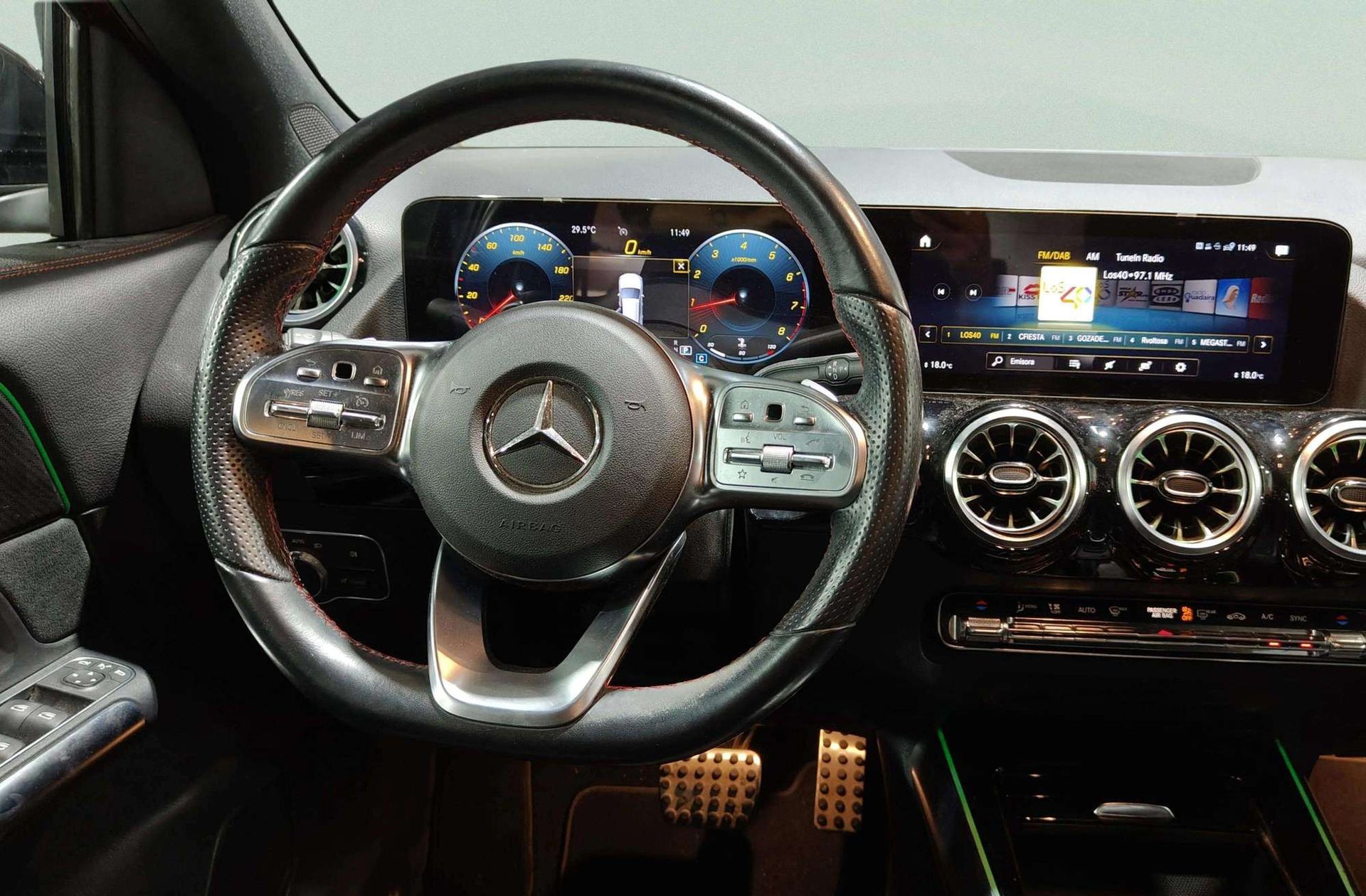 Mercedes-Benz GLA 200 Pack AMG - foto 27