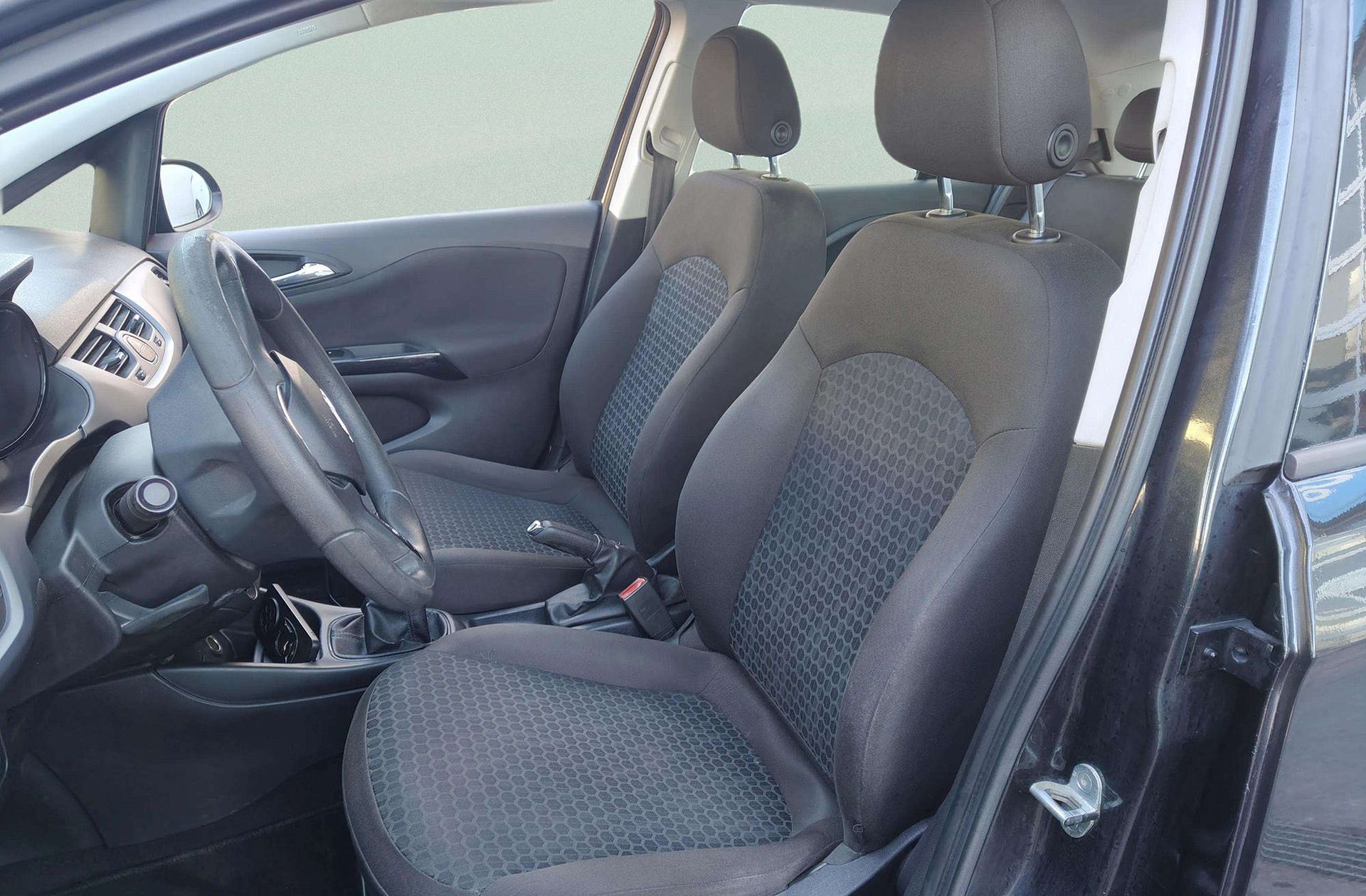 Opel Corsa 1.4 Expression - foto 9