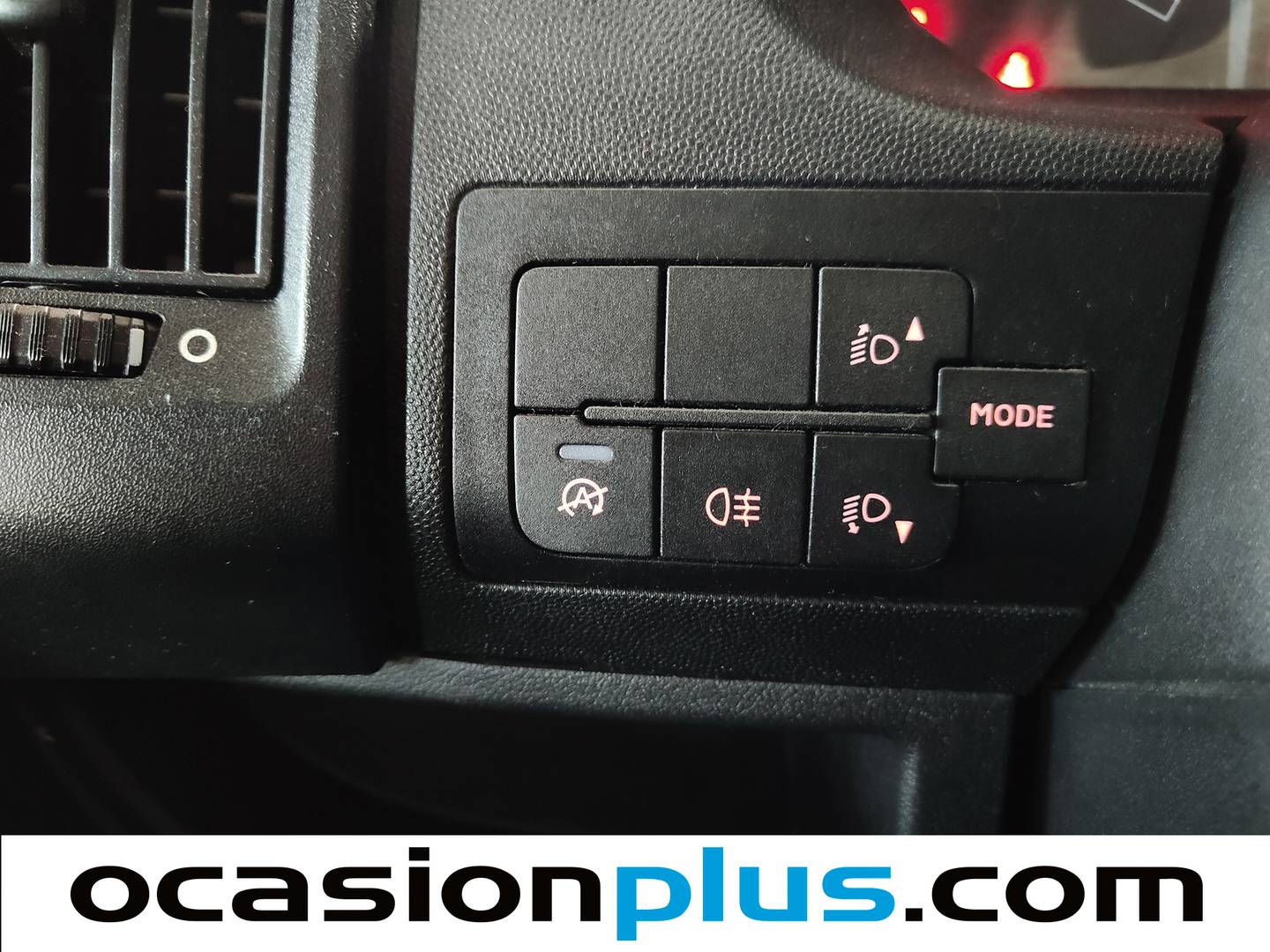 Extras y acabados del Opel Movano Opel Movano Furgon 2.2 BlueHDi Base L3H2 3.5T (140 CV)