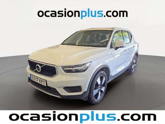 Volvo XC40 T3 Momentum (156 CV) de segunda mano