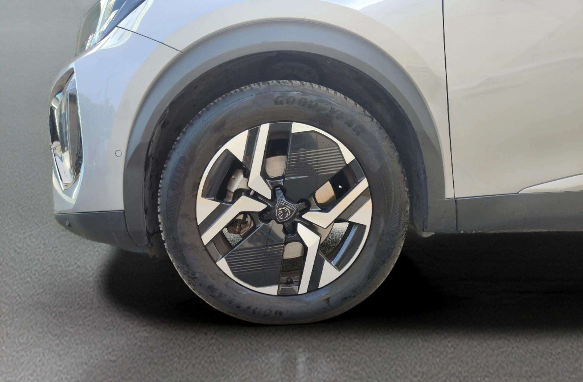 Peugeot 2008 Allure Hybrid eDCS6 - foto 42