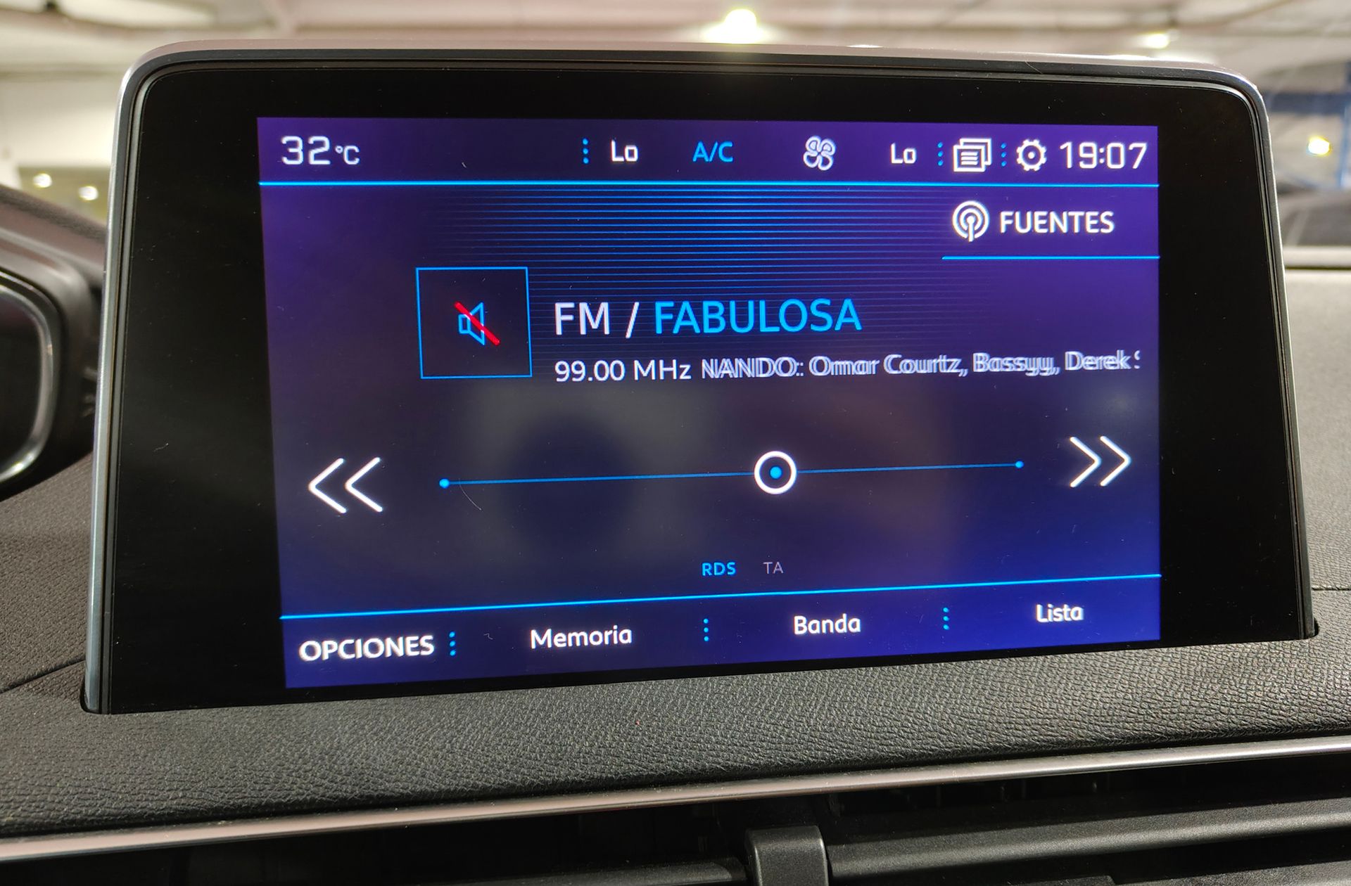 Peugeot 3008 BlueHDi 130 Allure - foto 30