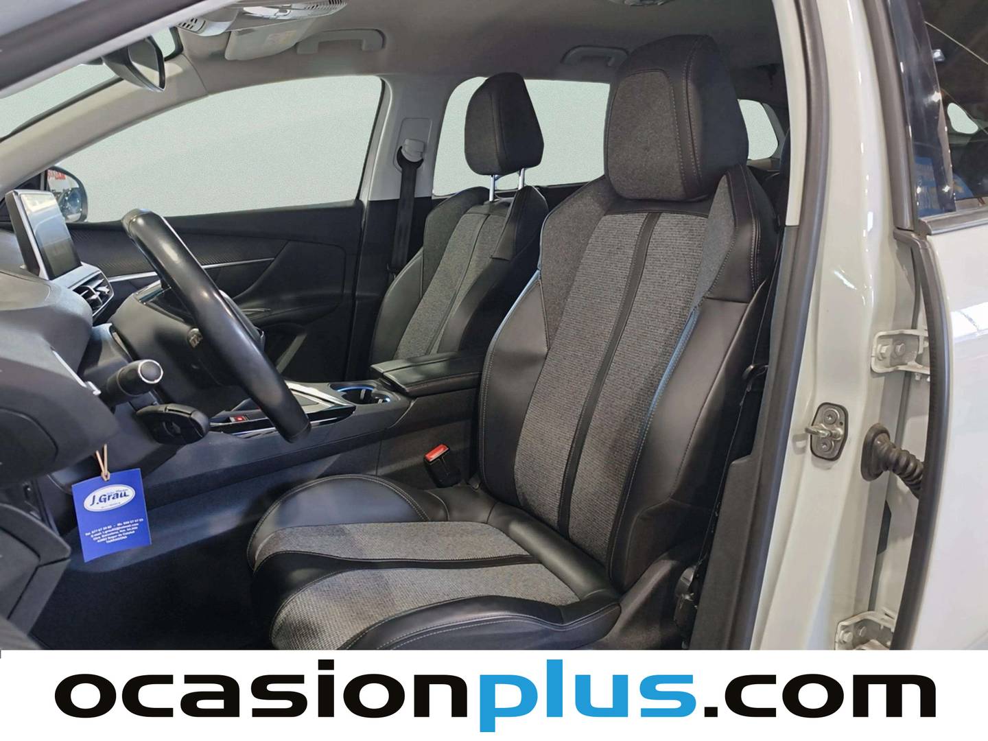 Foto asientos delanteros Peugeot 5008 Peugeot 5008 PureTech 130 S&S Allure (130 CV) 7 Plazas