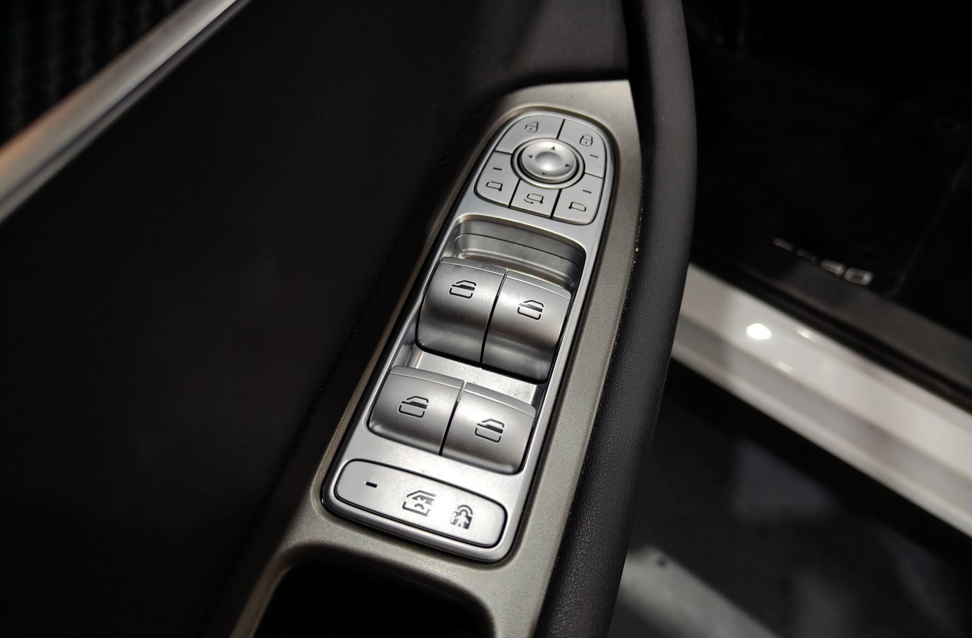 Ebro s700 1.6 T-GDi Luxury 7 DCT - foto 36