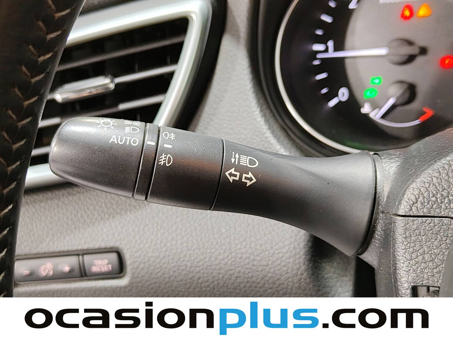 Extras y acabados del Nissan QASHQAI Nissan Qashqai dCi 130 Acenta 4x4 (130 CV)