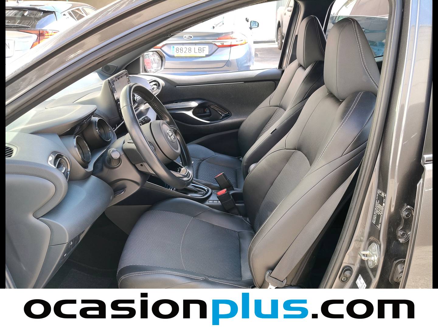 Foto asientos delanteros Toyota Yaris Toyota Yaris 120H Style (116 CV)